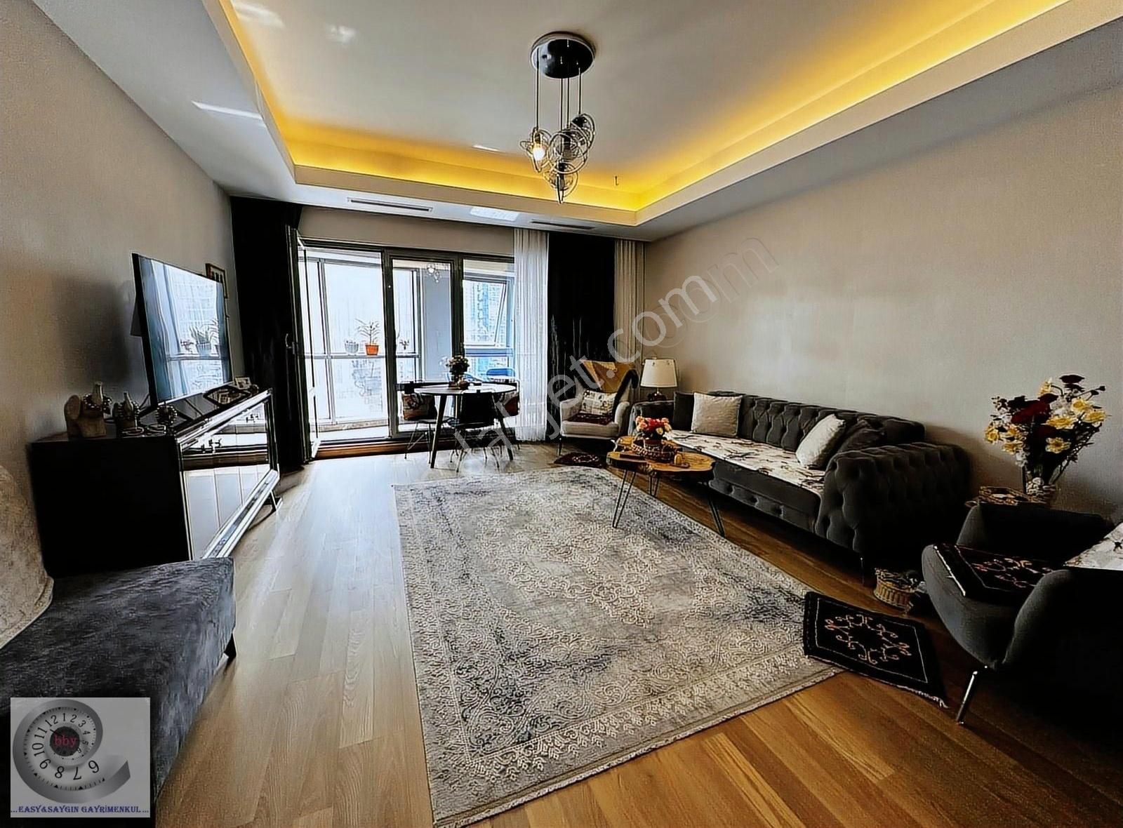 Sarıyer Maslak Satılık Residence Maslak 1453 Sitesinde 1+1 Büyük Tip 100m2 Satılık Daire ***boş*