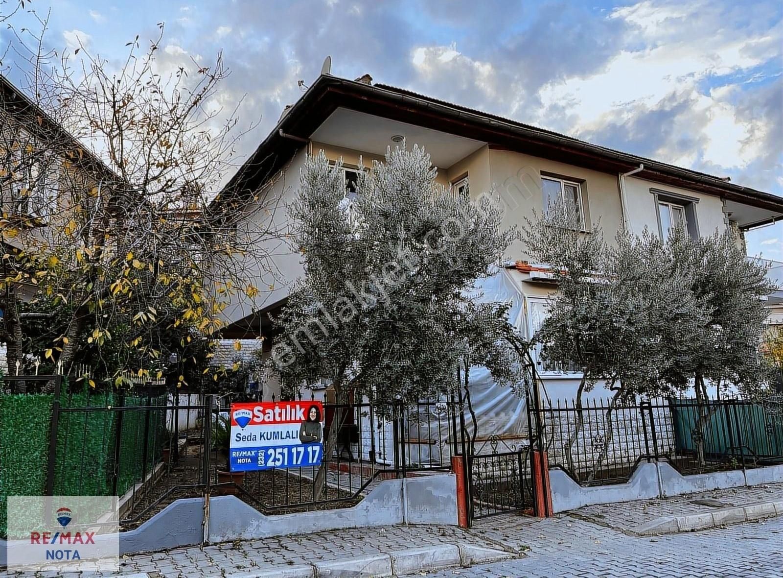 Gaziemir Dokuz Eylül Satılık Villa Gaziemir Optimum Avm Yakını Önü Açık Müstakil Tripleks Villa