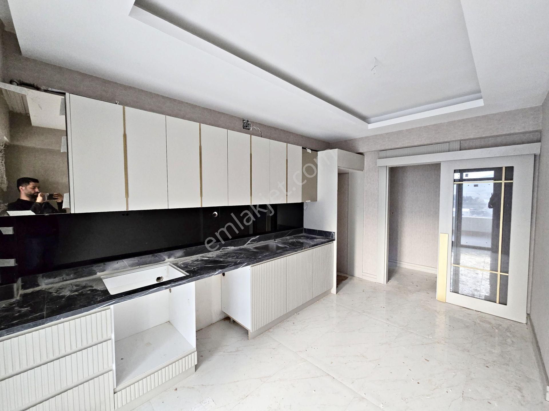 Alpaslan 2.bölgede Şık Tasarımlı Sıfır Arakat Ultralüx 2+1 Daire