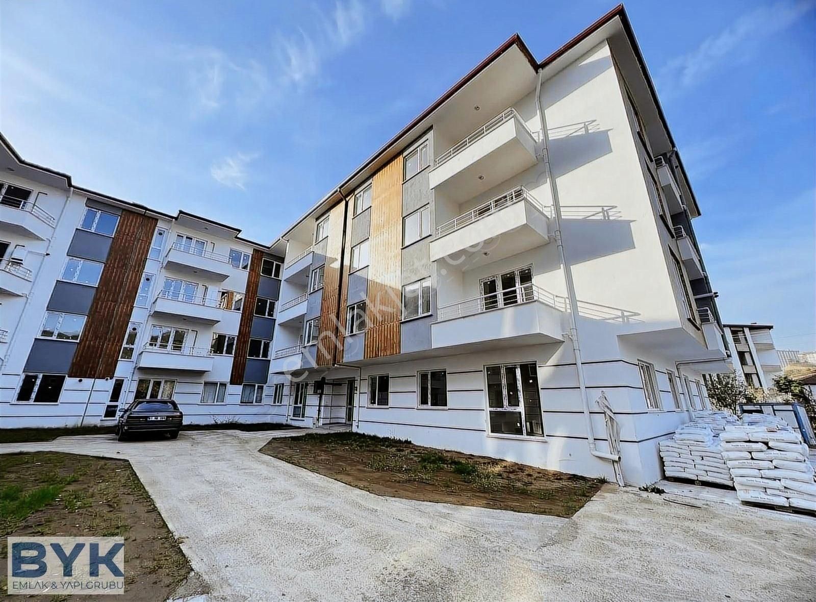 Düzce Merkez Orhangazi Satılık Daire '' Anahtar Teslim '' Ayrı Mutfak Site İçerisinde Satılık 2+1