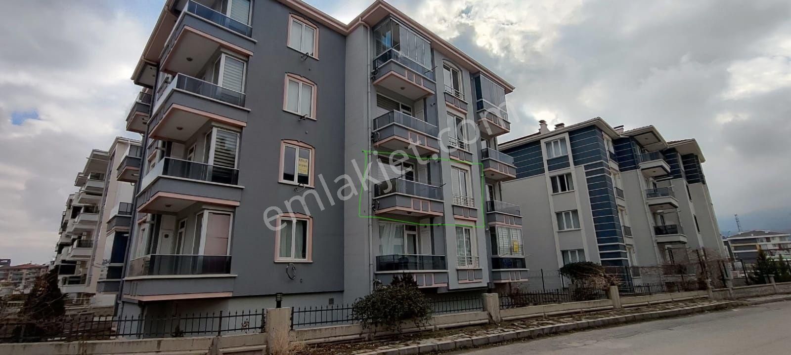 Afyonkarahisar Merkez Selçuklu Kiralık Daire Afyon Tezcan Emlaktan Selçuklu Mahallesinde 1+1 Eşyalı Daire