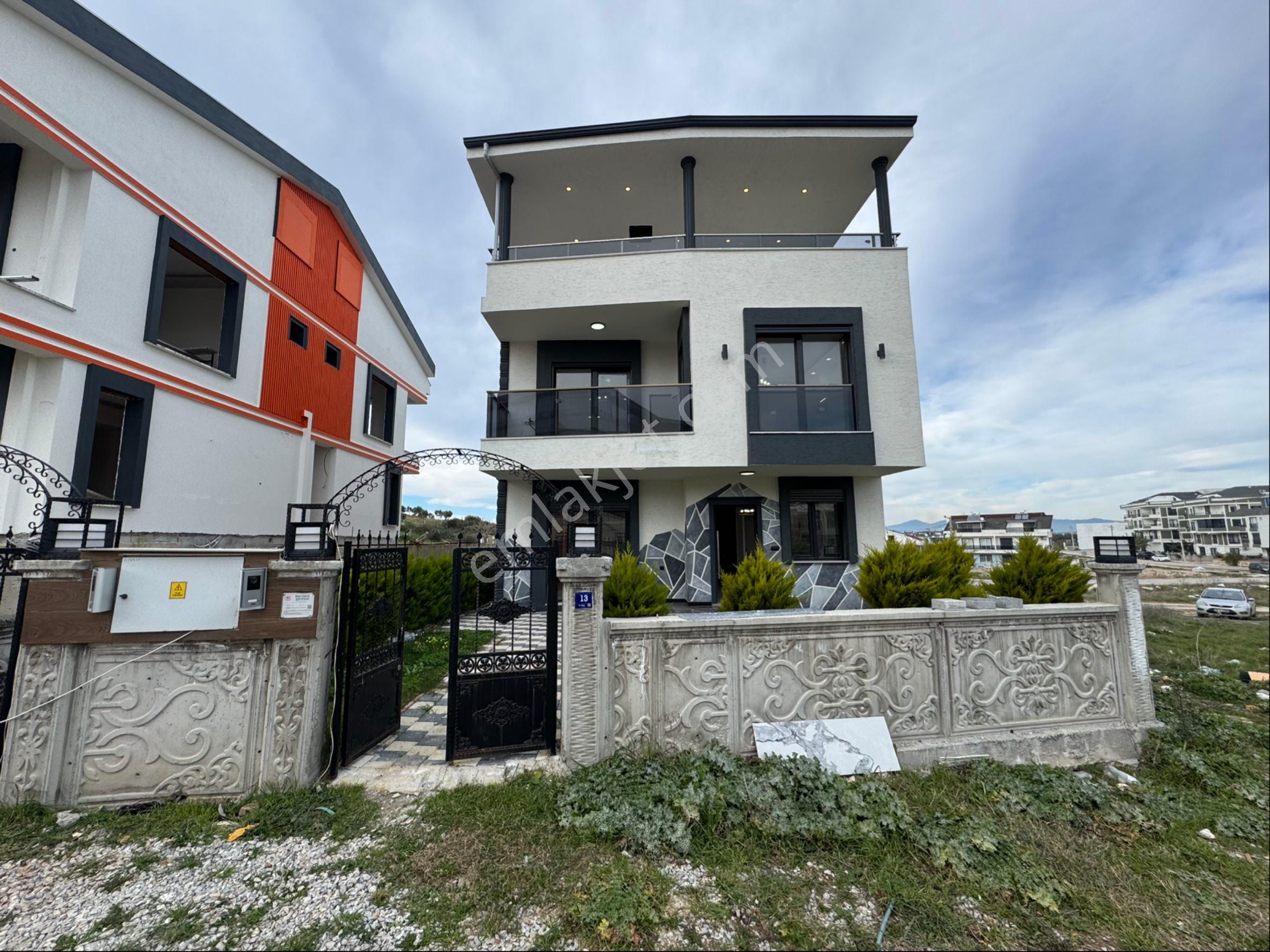 Didim Hisar Satılık Villa Didim Hisarda Müstakil Bahçeli 3+1 Yeşil Alan Manzaralı Villa