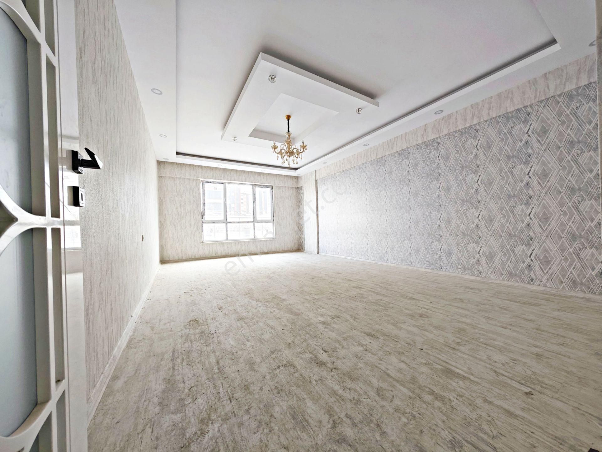 Alpaslan'da Geniş Oturum Ve Şık Duvar Kağıdı Sıfır Ultralüx 3+1 - Görsel 11