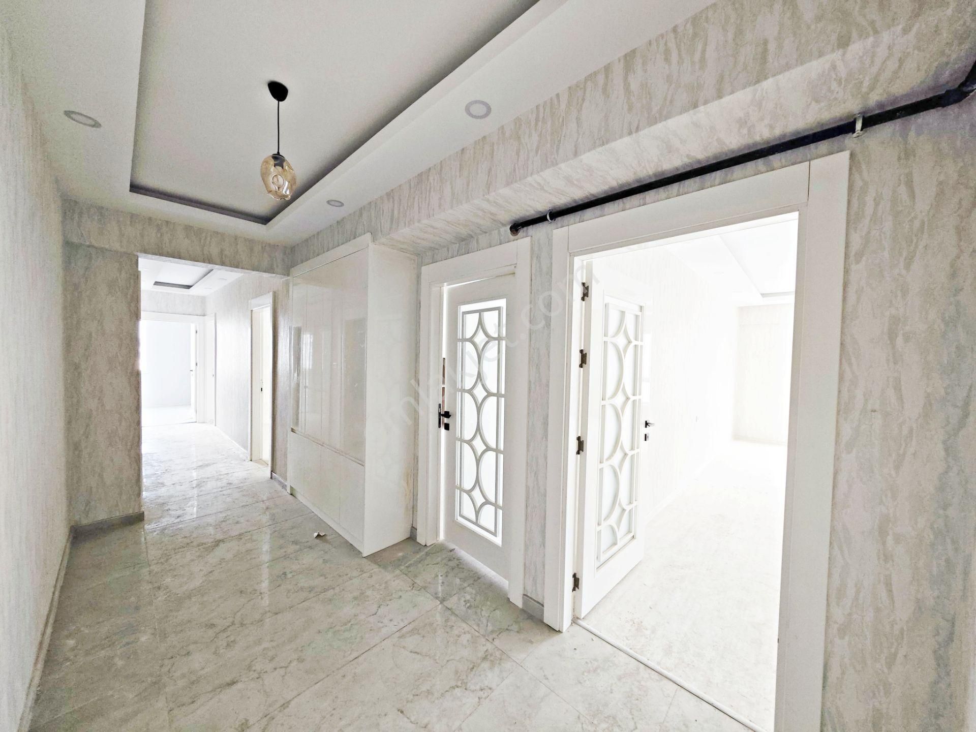 Alpaslan'da Geniş Oturum Ve Şık Duvar Kağıdı Sıfır Ultralüx 3+1 - Görsel 23