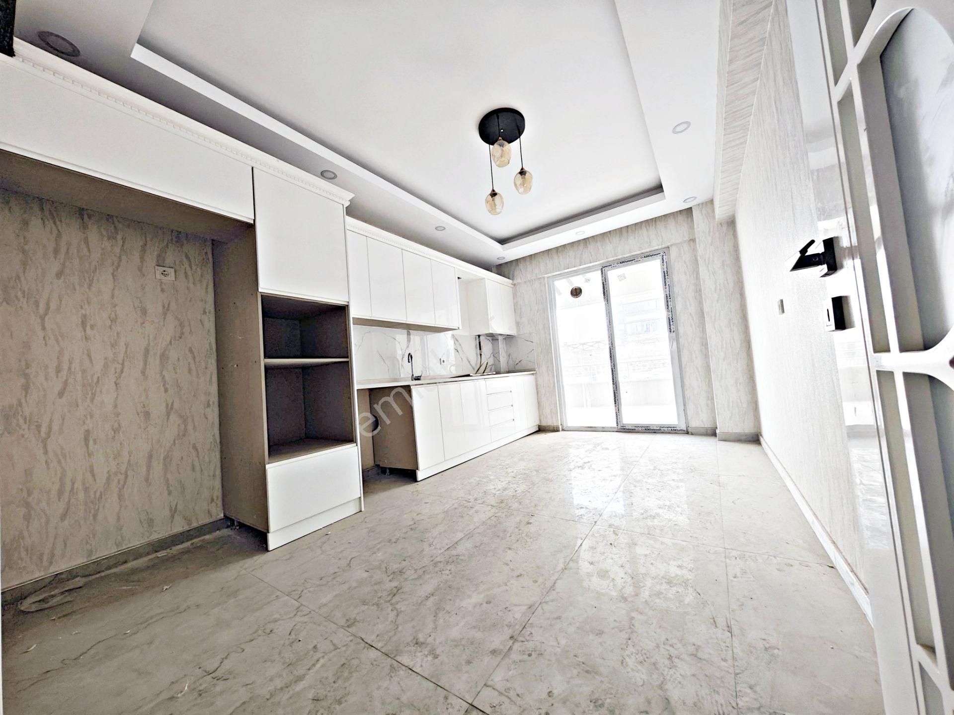 Alpaslan'da Geniş Oturum Ve Şık Duvar Kağıdı Sıfır Ultralüx 3+1 - Görsel 4