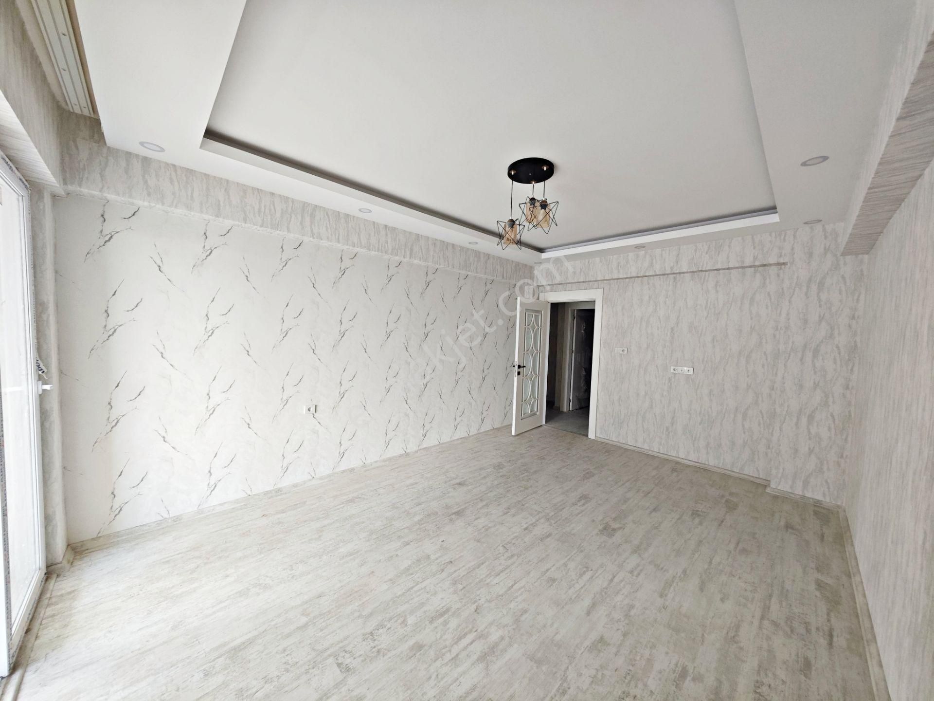 Alpaslan'da Geniş Oturum Ve Şık Duvar Kağıdı Sıfır Ultralüx 3+1 - Görsel 9