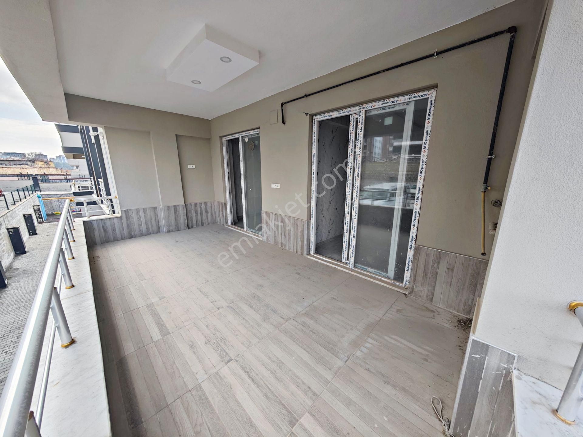 Alpaslan'da Geniş Oturum Ve Şık Duvar Kağıdı Sıfır Ultralüx 3+1 - Görsel 7