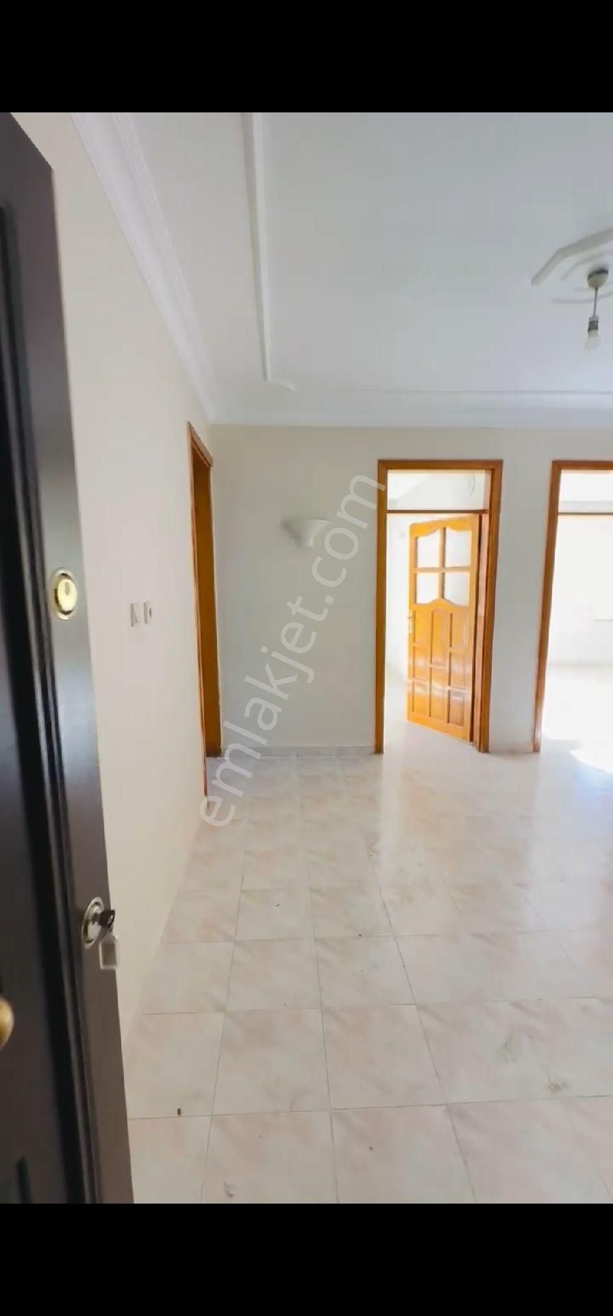 Haliliye Karsıyaka Kiralık Daire Karşıyaka Mahallesinde Kiralık 4 Odlaı Müstakil Daire Ara Kat Cadde Üzerinde