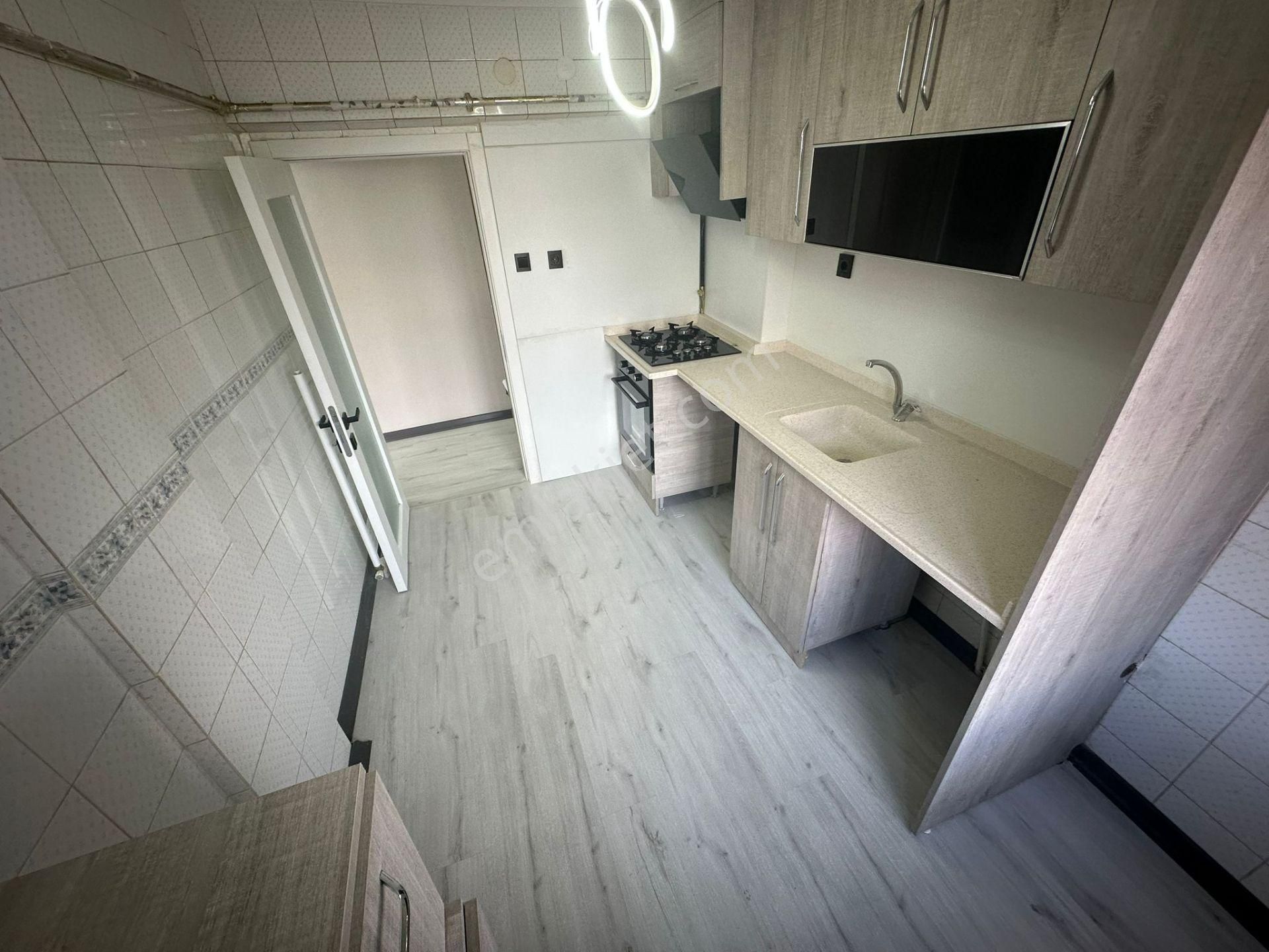 Sincan Tandoğan Satılık Daire Tandoğan Mh'de 3+1 120m² Ara Katta Ön Cephe Yapılı Daire