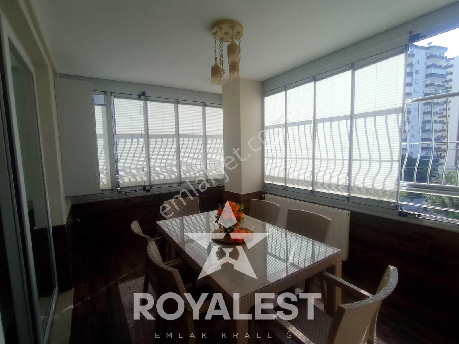 Royalest'ten Kapalı Mutfak Merkezi Konumda Ultra Geniş Daire - Görsel 3