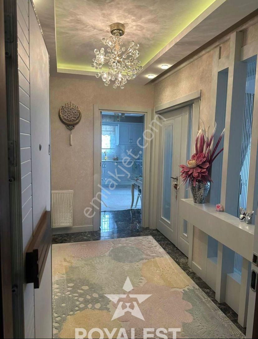 Royalest'ten Kapalı Mutfak Merkezi Konumda Ultra Geniş Daire - Görsel 18