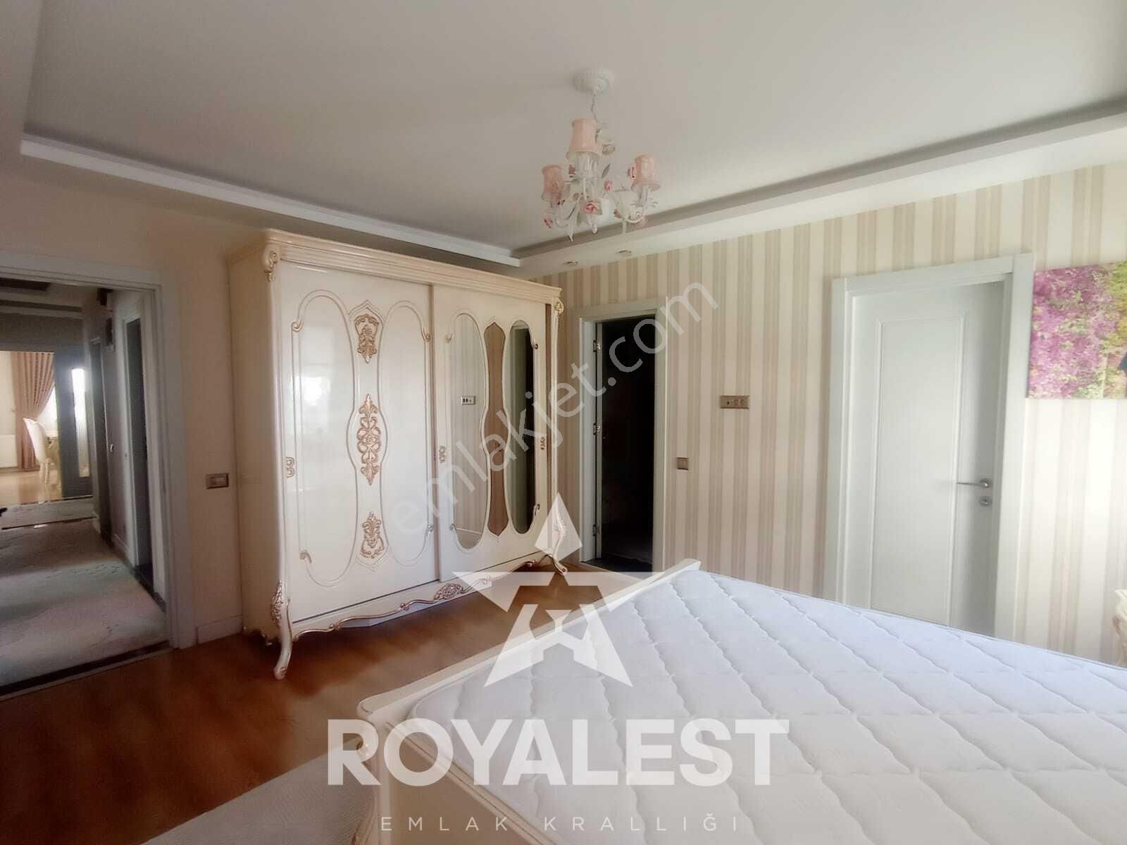 Royalest'ten Kapalı Mutfak Merkezi Konumda Ultra Geniş Daire - Görsel 15