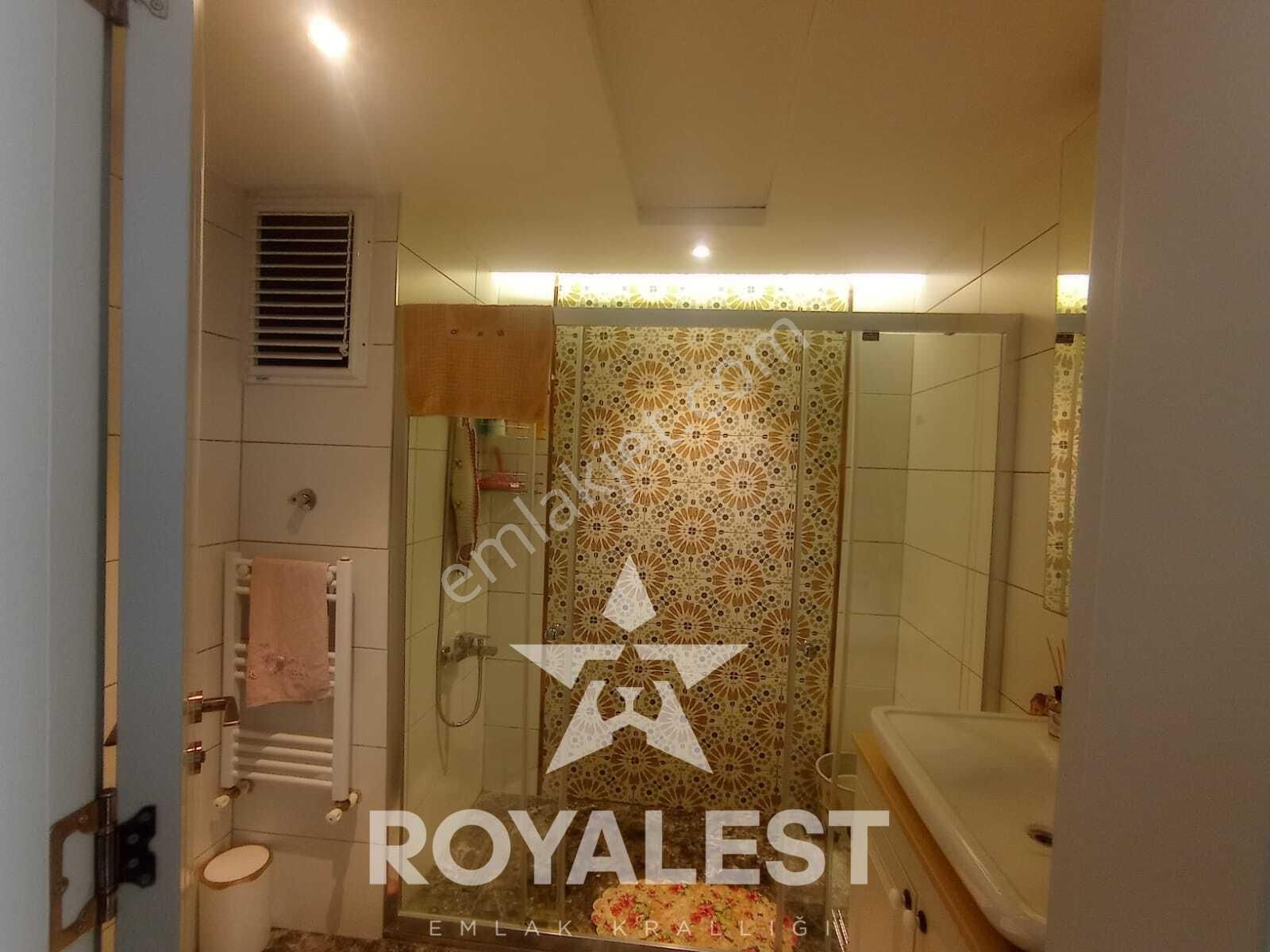 Royalest'ten Kapalı Mutfak Merkezi Konumda Ultra Geniş Daire - Görsel 11