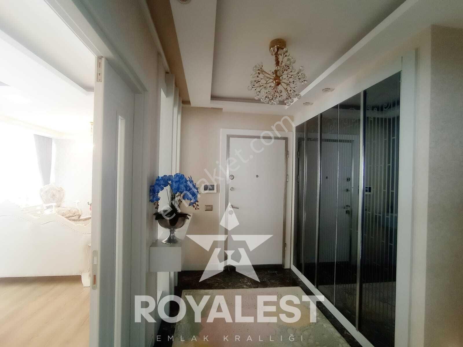 Royalest'ten Kapalı Mutfak Merkezi Konumda Ultra Geniş Daire - Görsel 5