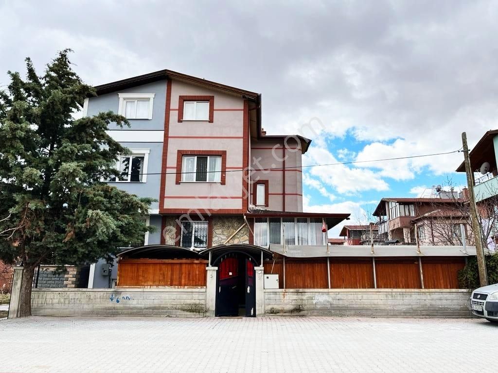 Selçuklu Sille Ak Satılık Villa Abdülhamidhan Caddesinde Bakımlı Satılık Villa