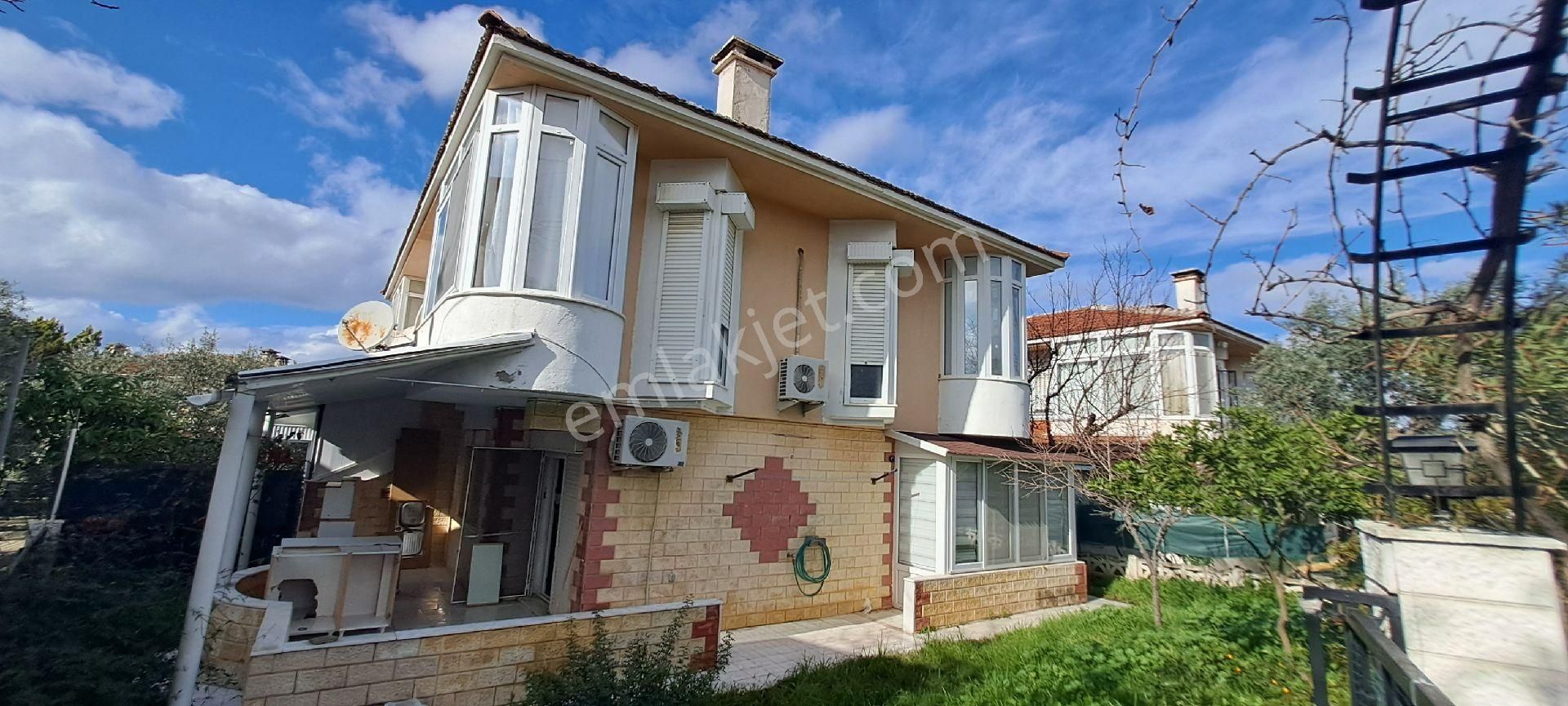 Seferihisar Hıdırlık Satılık Villa Acil Uygun Fiyatlı 3+1 Satılık Villa Denize Yürüme Mesafesi