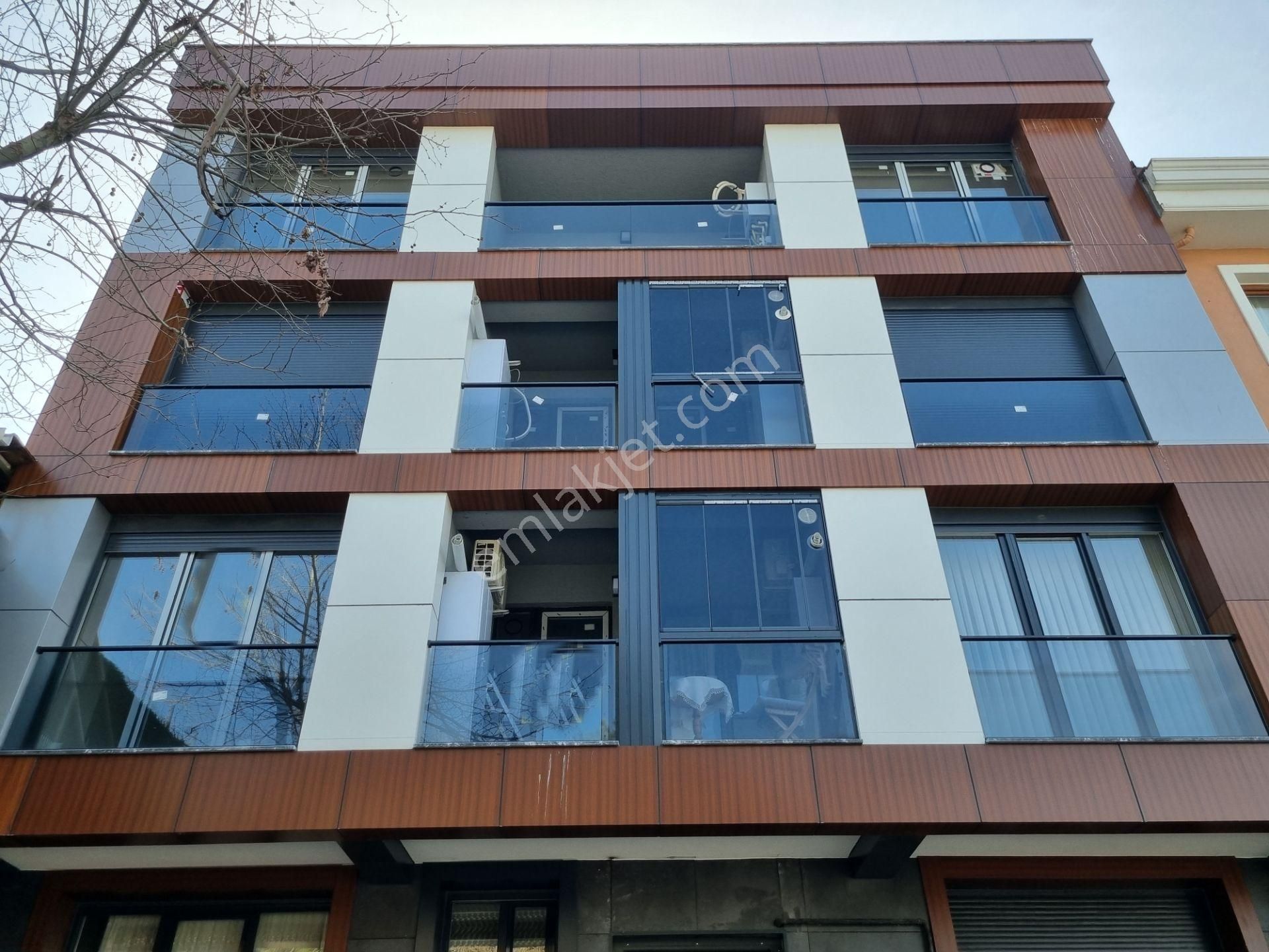 Üsküdar Murat Reis Satılık Daire Deluxe 26 ' Dan Sıfır Binada Teraslı Otoparklı 2+2 115 M2 Dublex