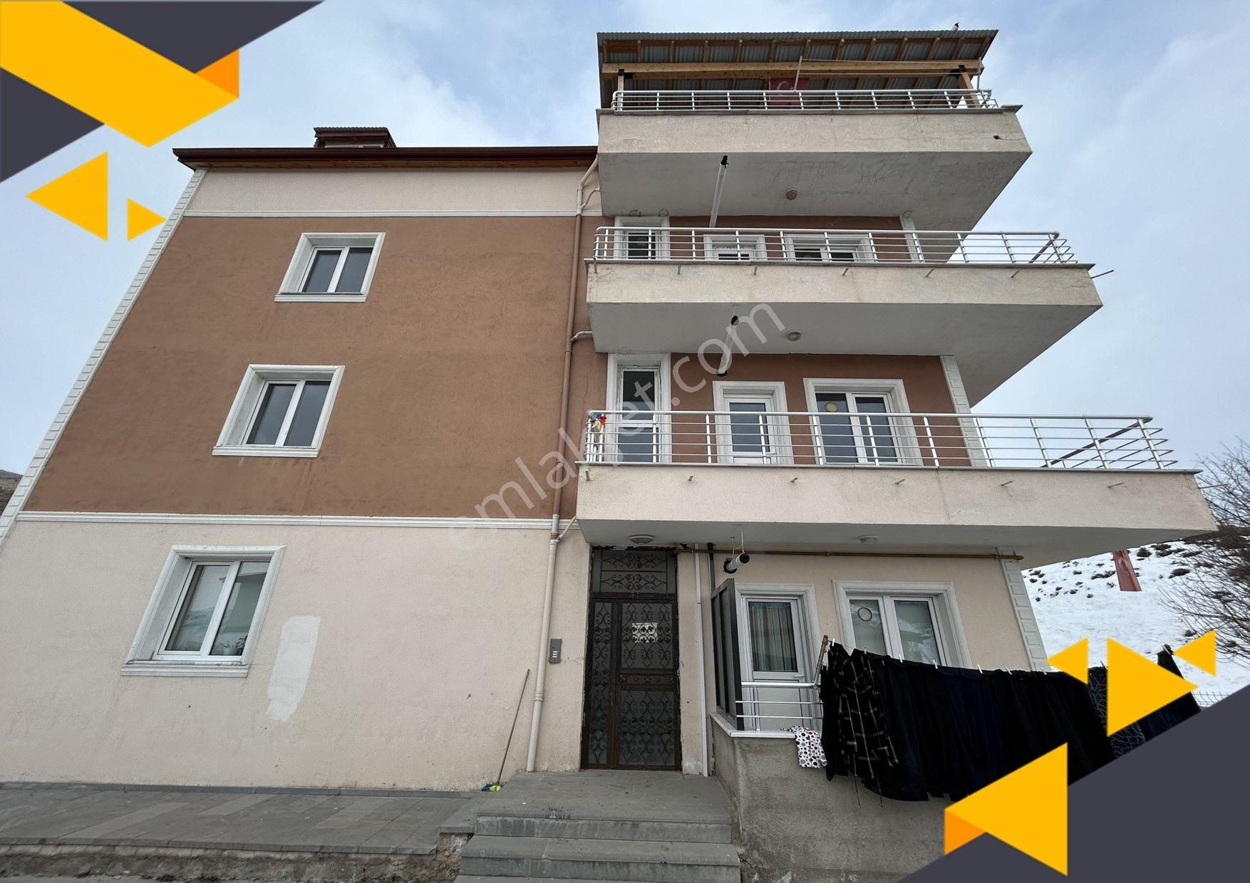 Bayburt Merkez Erenli Köyü Kiralık Daire Okullar Bölgesinde 3+1 Kiralık Daire