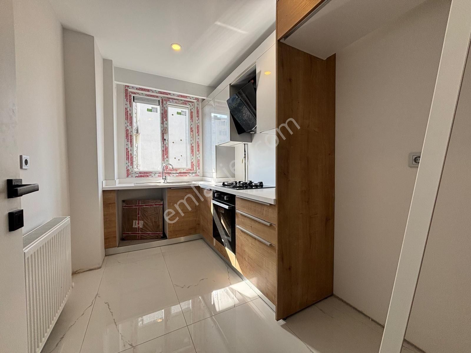 Selamiçeşmede Özgürlük Parkına Yakın 3+1 Sıfır Daire Emlak Masası