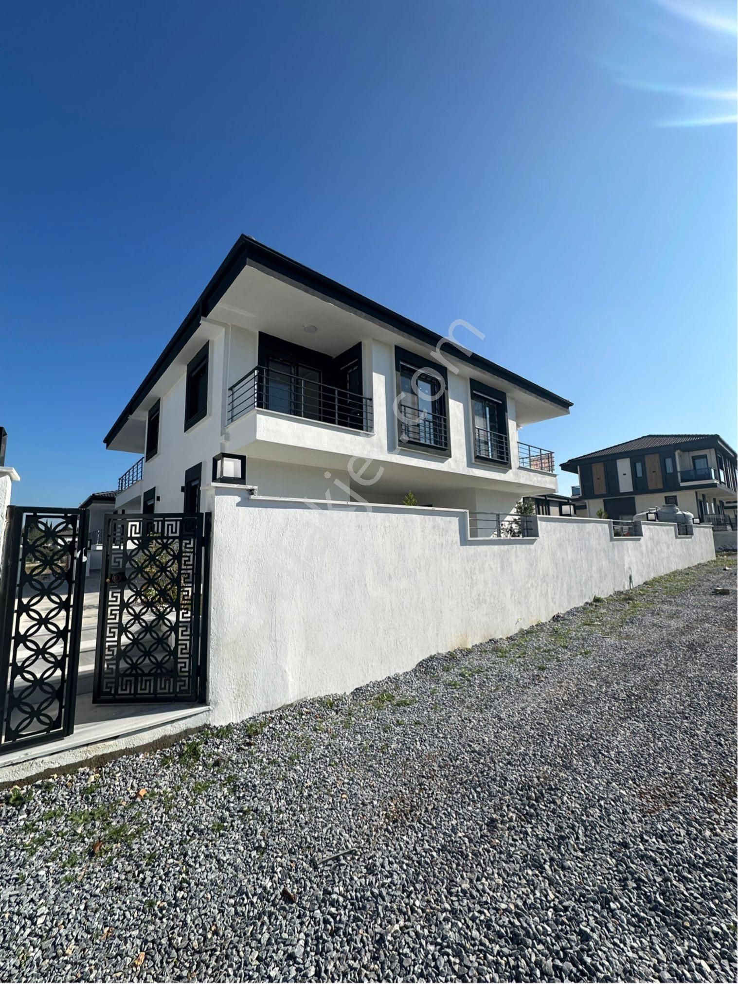 Didim Hisar Satılık Villa Didim Hisarda Satılık Havuzlu Sitede 3+1 Villa