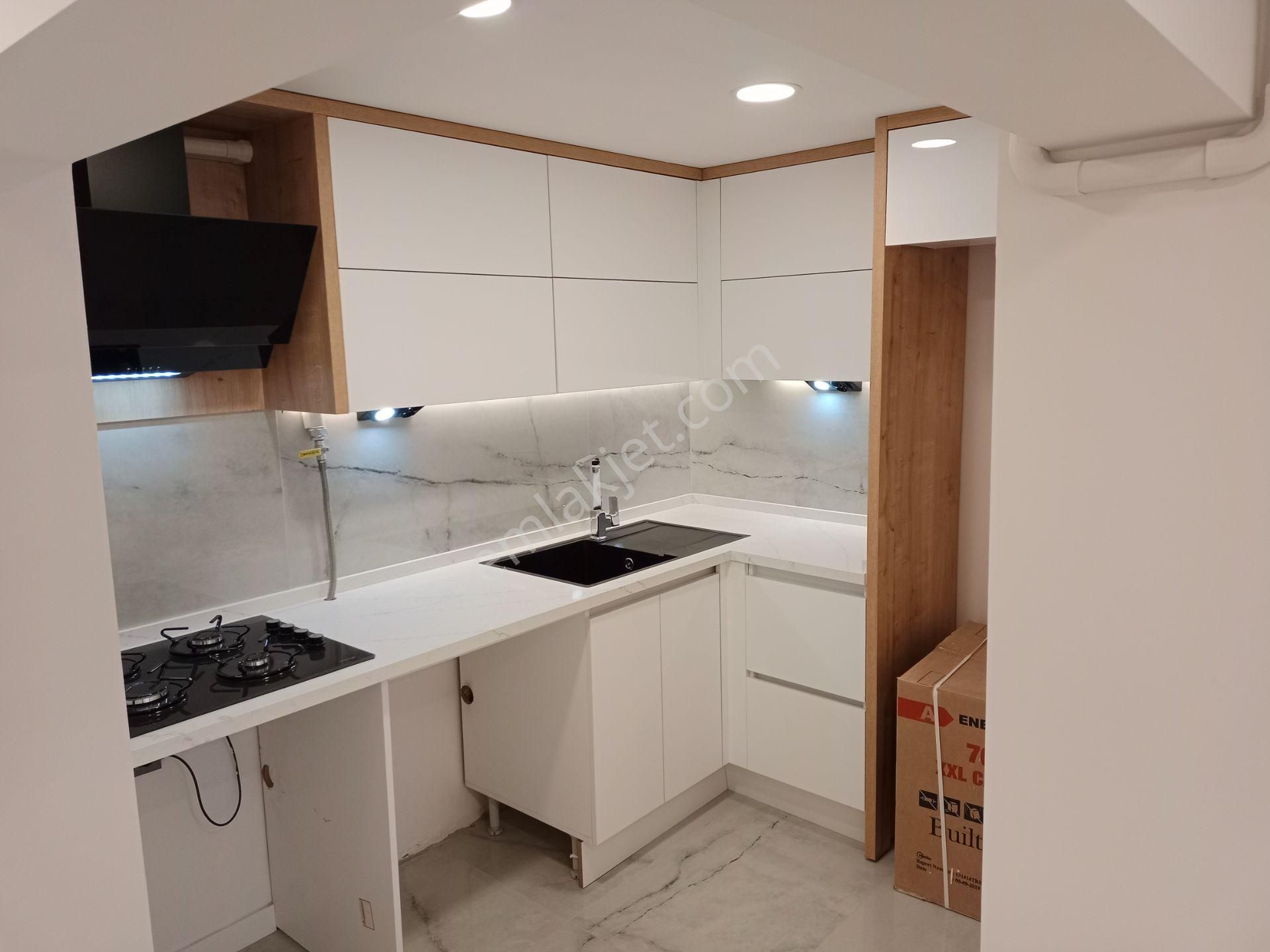 Konak Güzelyalı Satılık Daire Güzelyalı' Da Çift Cepheli Doğal Gazlı Full Yapılı 2+1 Satılık Daire