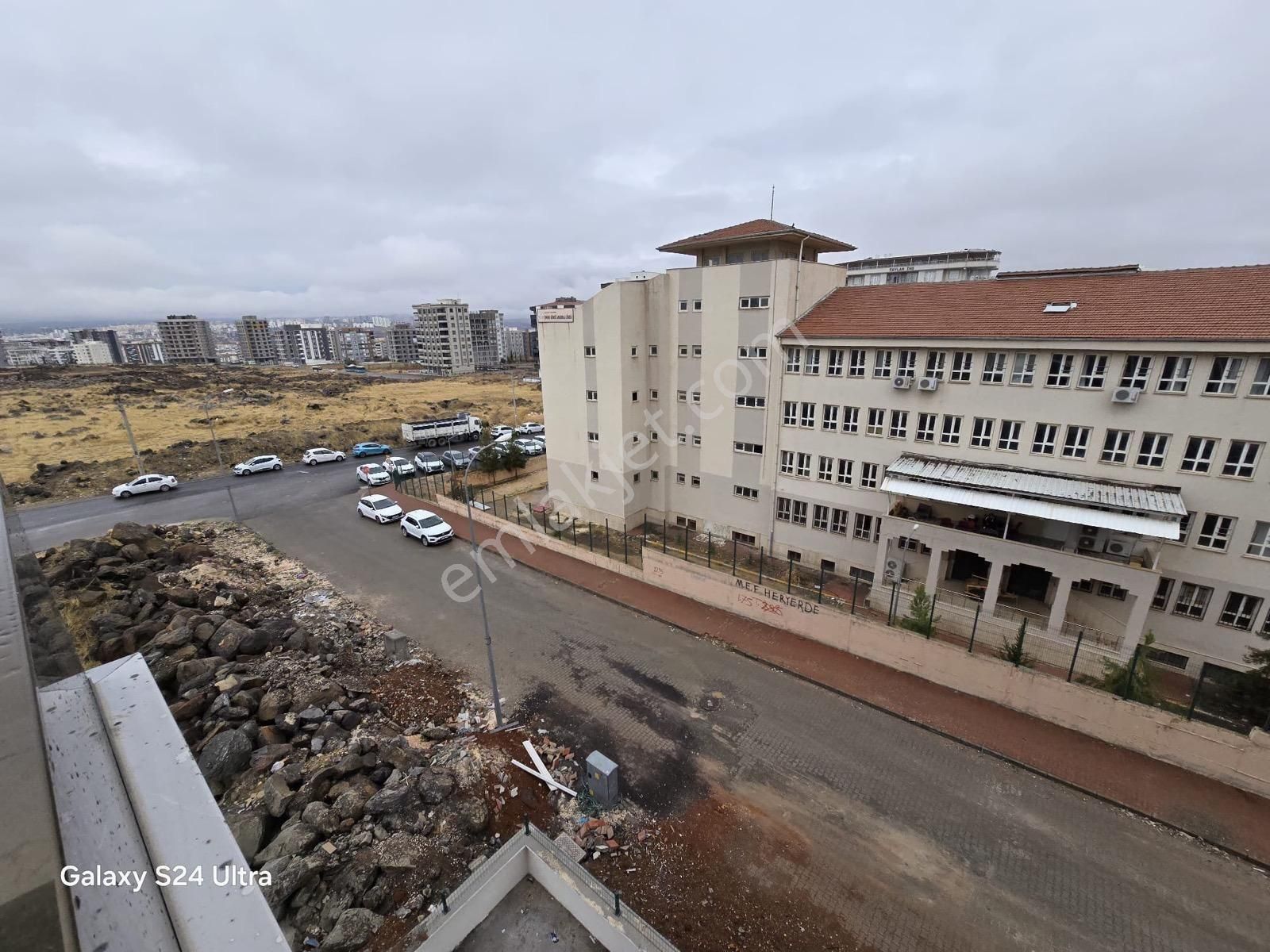 Karaköprü Doğukent Satılık Daire Karaköprü Emine Göncü Okulu Karşısı Satılık Daire