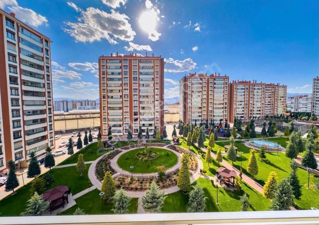 Sahibinden Ataşehir Konakları 4+1 Çok Geniş Novaland Autlet Üstü