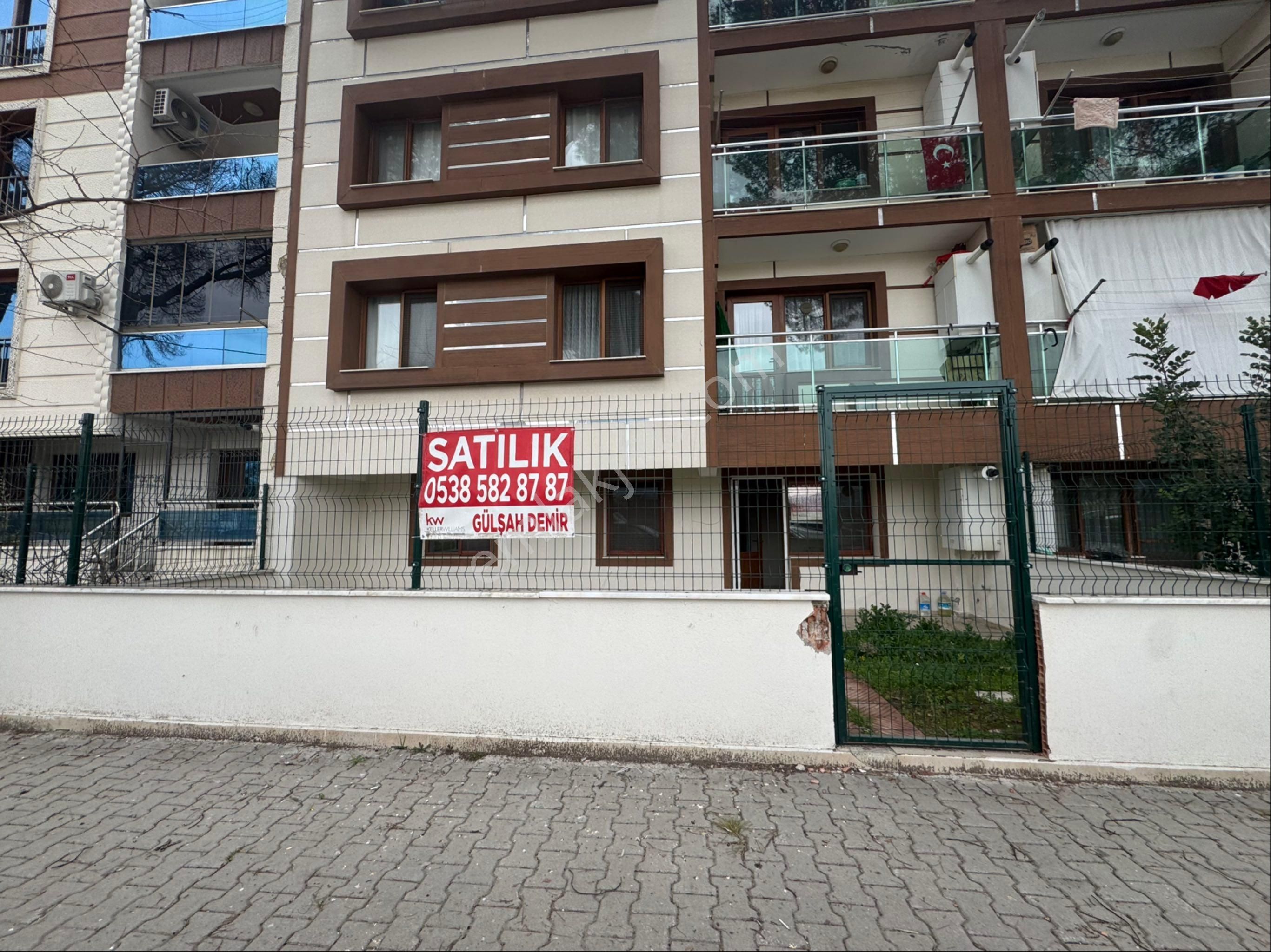 Yunusemre Muradiye Satılık Daire Kw'den İstasyon Civarı,önü Açık,bahçeli,satılık 3+1 Boş Daire