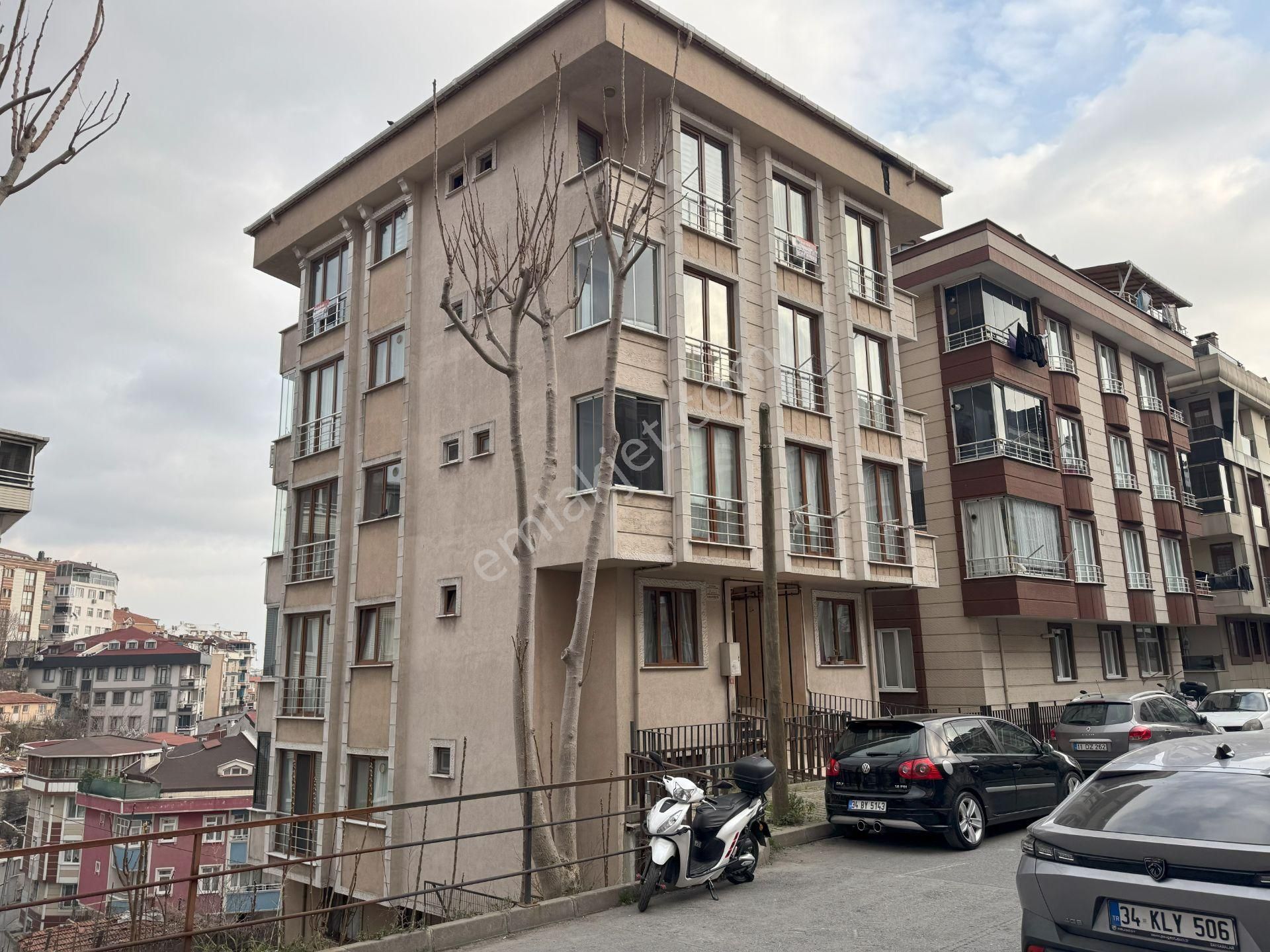 Gaziosmanpaşa Karlıtepe Satılık Daire Gop Karlıtepe 80m² Üç Cephe 2+1 Çift Balkon Haliç Manzaralı