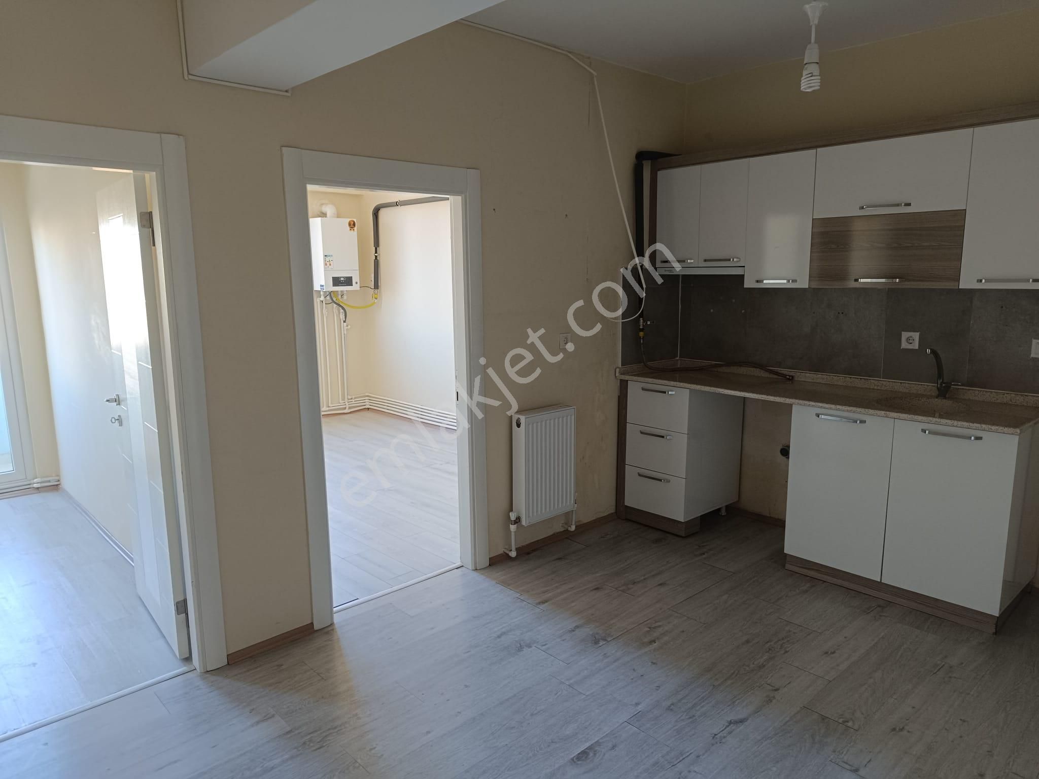 Erenler Mahallesi Afyonkarahisar Satılık Geniş 2+1 Daire - Görsel 8