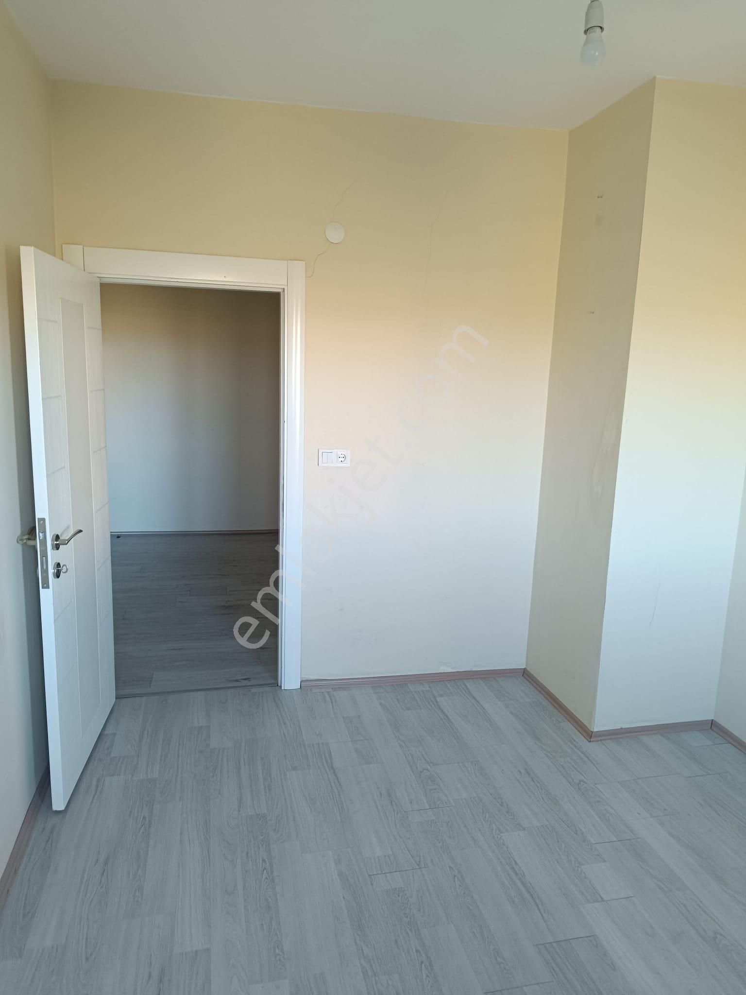 Erenler Mahallesi Afyonkarahisar Satılık Geniş 2+1 Daire - Görsel 4