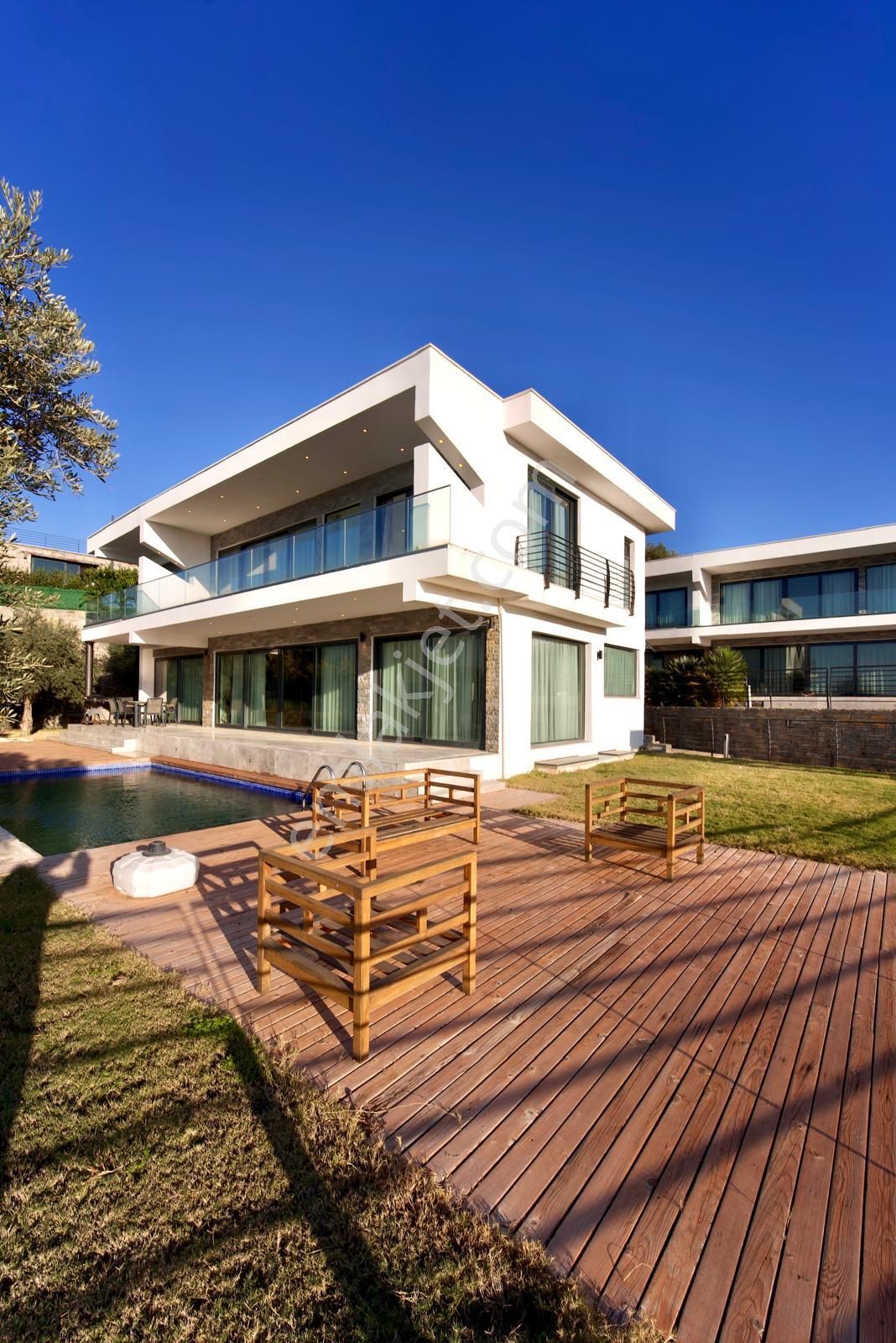 Yalıkavak Marinaya 1km Uzaklıkta Müstakil Tripleks Havuzlu Villa Favori Paylaş - Görsel 5