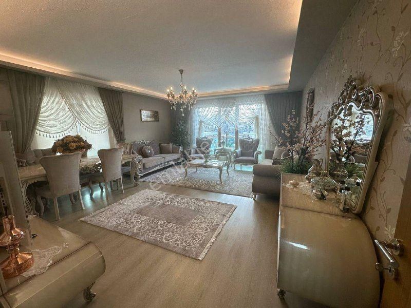 Altındağ Güneşevler Satılık Daire Güneşevler Mah.,180 M², 5+1, Satılık, Park/yeşil Alan Cepheli 7'nci Kat Site Dairesi