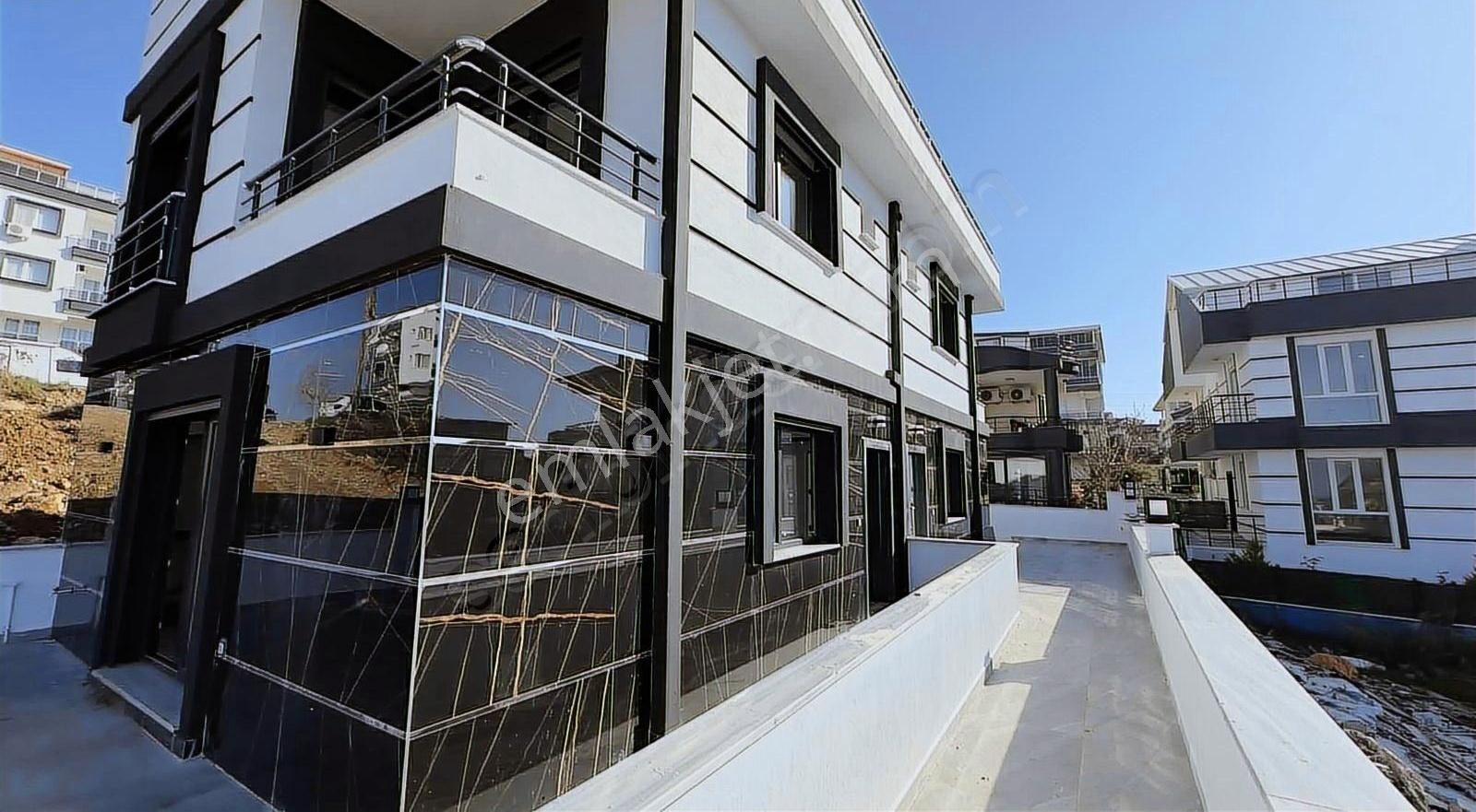 Didim Hisar Satılık Villa Bu Fırsat Kaçmaz-didim Hisar Mah. 3+1 Teraslı Villa Satılıktır.