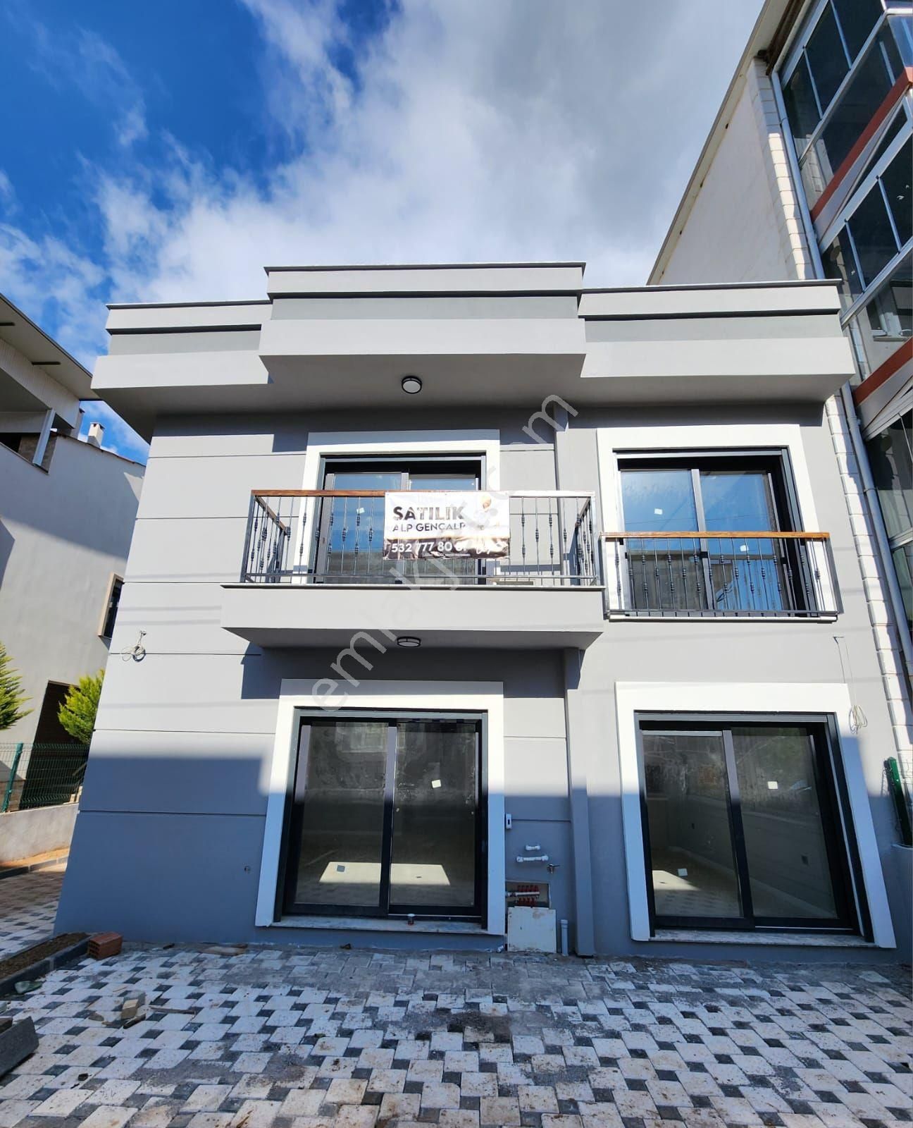 Menderes Kasımpaşa Satılık Villa İzmir Menderes Kasımpaşa Mahallesi Satılık Sıfır 4+1 Triplex Villa