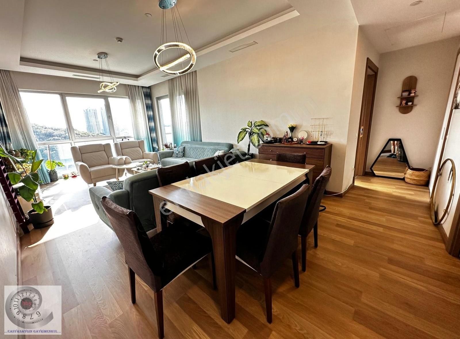 İstanbul Sarıyer Metroya Yakın Kiralık Residence Ağaoğlu Maslak 1453 Sitesinde 2+1 Şık Eşyalı Balkonlu Daire