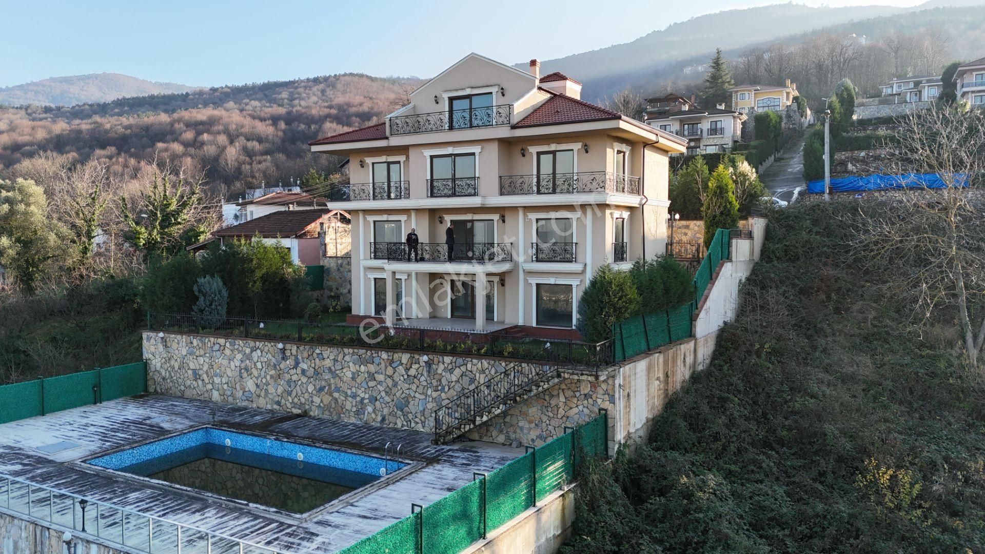 Kartepe Maşukiye Satılık Villa Kartepe Maşukiye De Full Göl Manzaralı Satılık Müstakil Villa