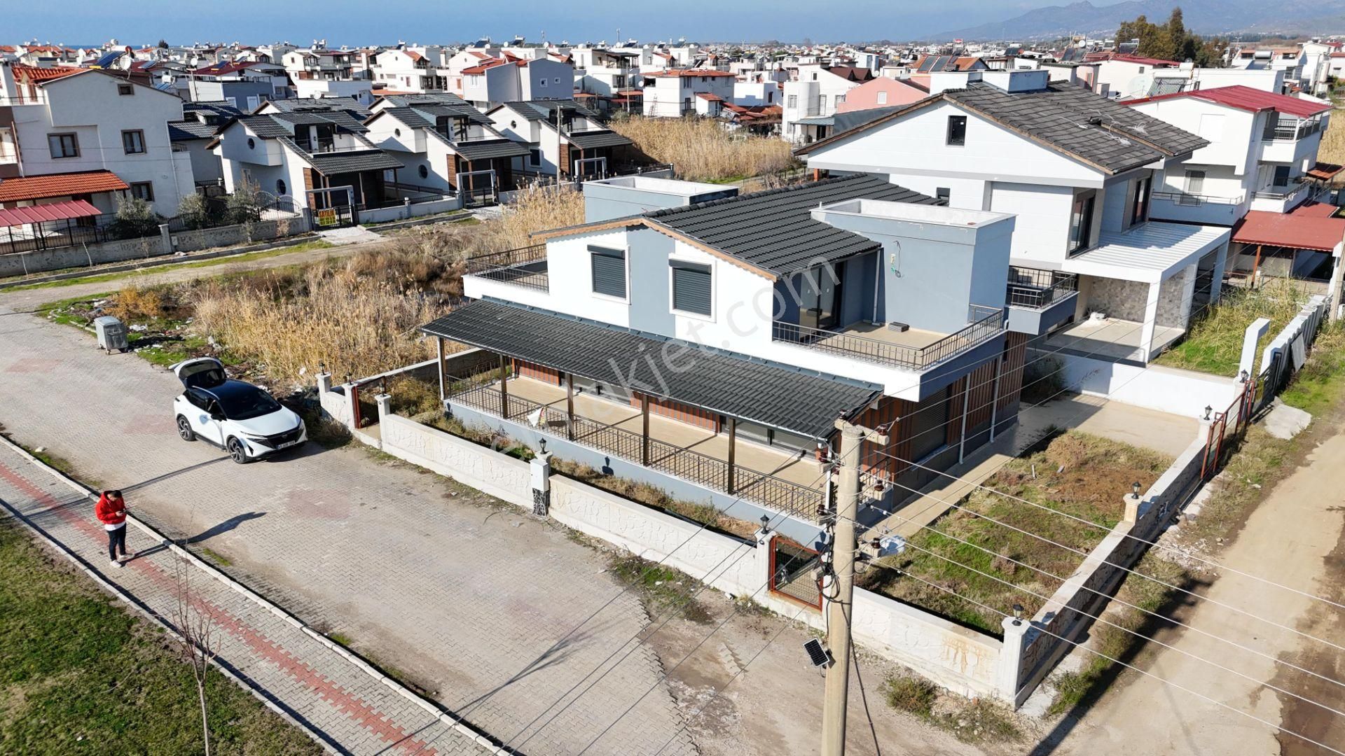 Dikili Cumhuriyet Satılık Villa İzmir Dikili Cumhuriyet Mahallesi Satılık Sıfır 3+1 İkiz Villa