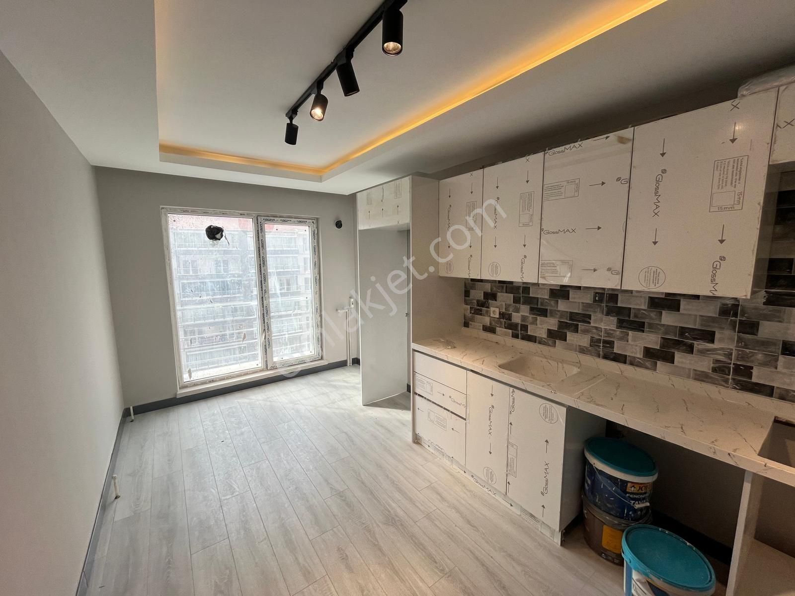 Altındağ Feridun Çelik Satılık Daire Mülk Yatırımdan Akbaba Feruduncelik Site İçinde 4.kat 3+1 130m2 Full Yapılı Okul Önü Cd Yanında