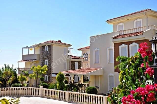 Alanya İncekum Satılık Villa Alanya İncekumda Satılık 3+1 İkiz Villa