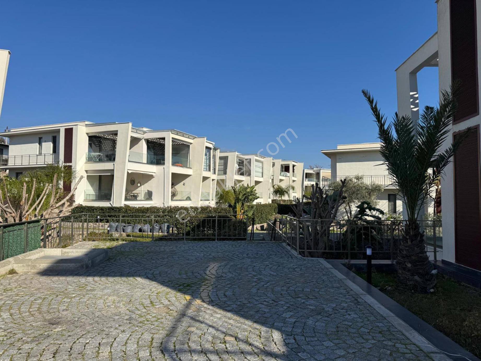 Bodrum Gümbet Satılık Residence Bodrum Asarlık Özel Plajlı Sitede 2+1 Satılık Bahçe Dubleks