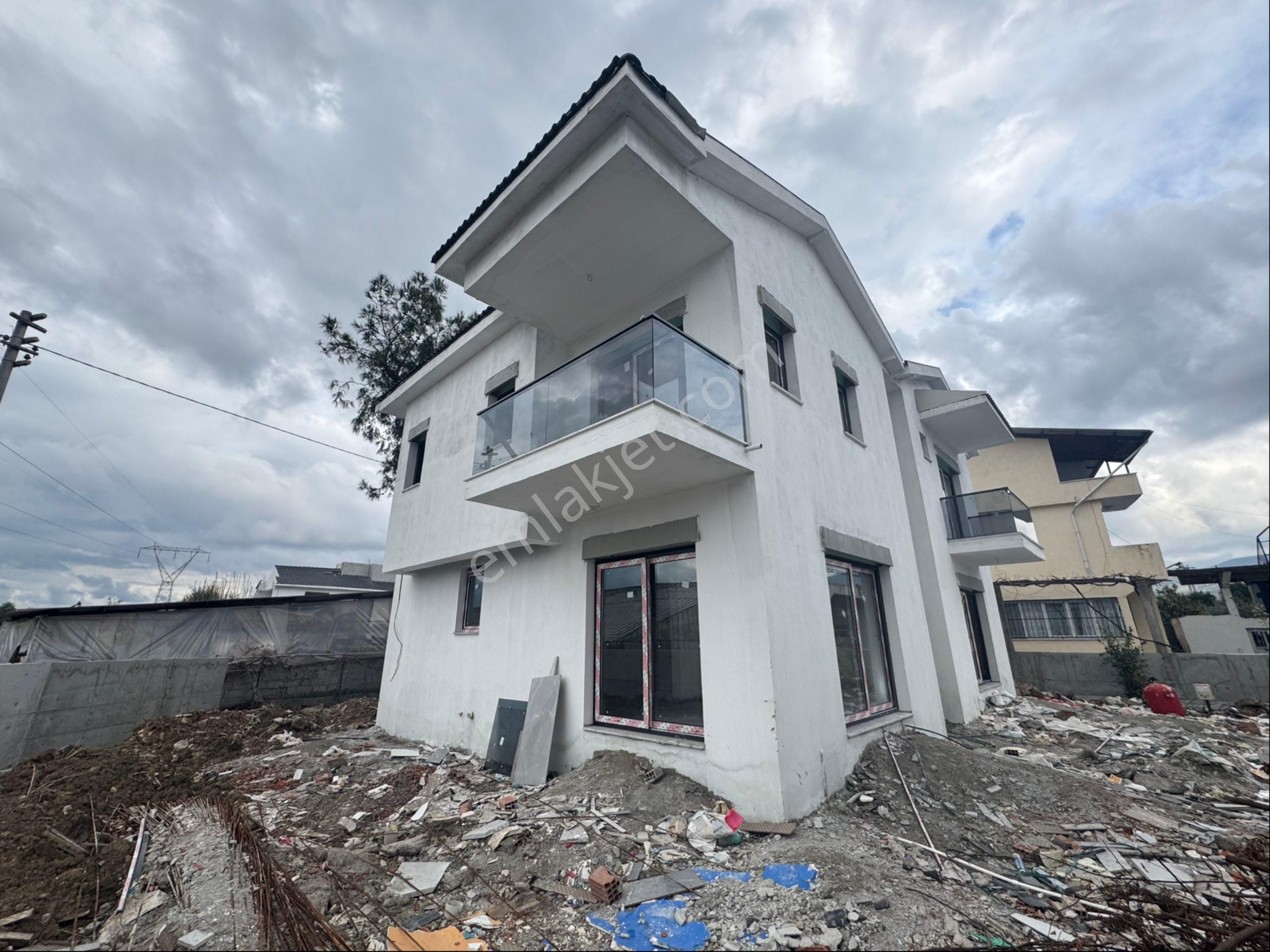 Fethiye Karaçulha'da Satılık Havuzlu Tripleks Villa - Görsel 2