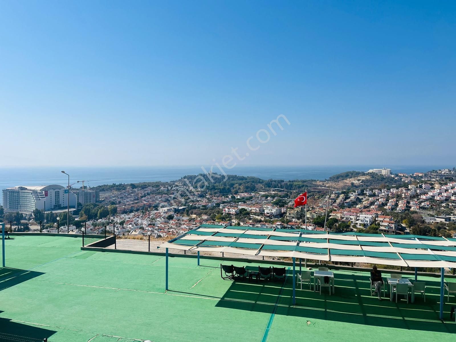 Kuşadası Değirmendere Satılık Daire Panoramik Deniz Manzaralı 2+1 Havuzlu Sitede Satılık Daire