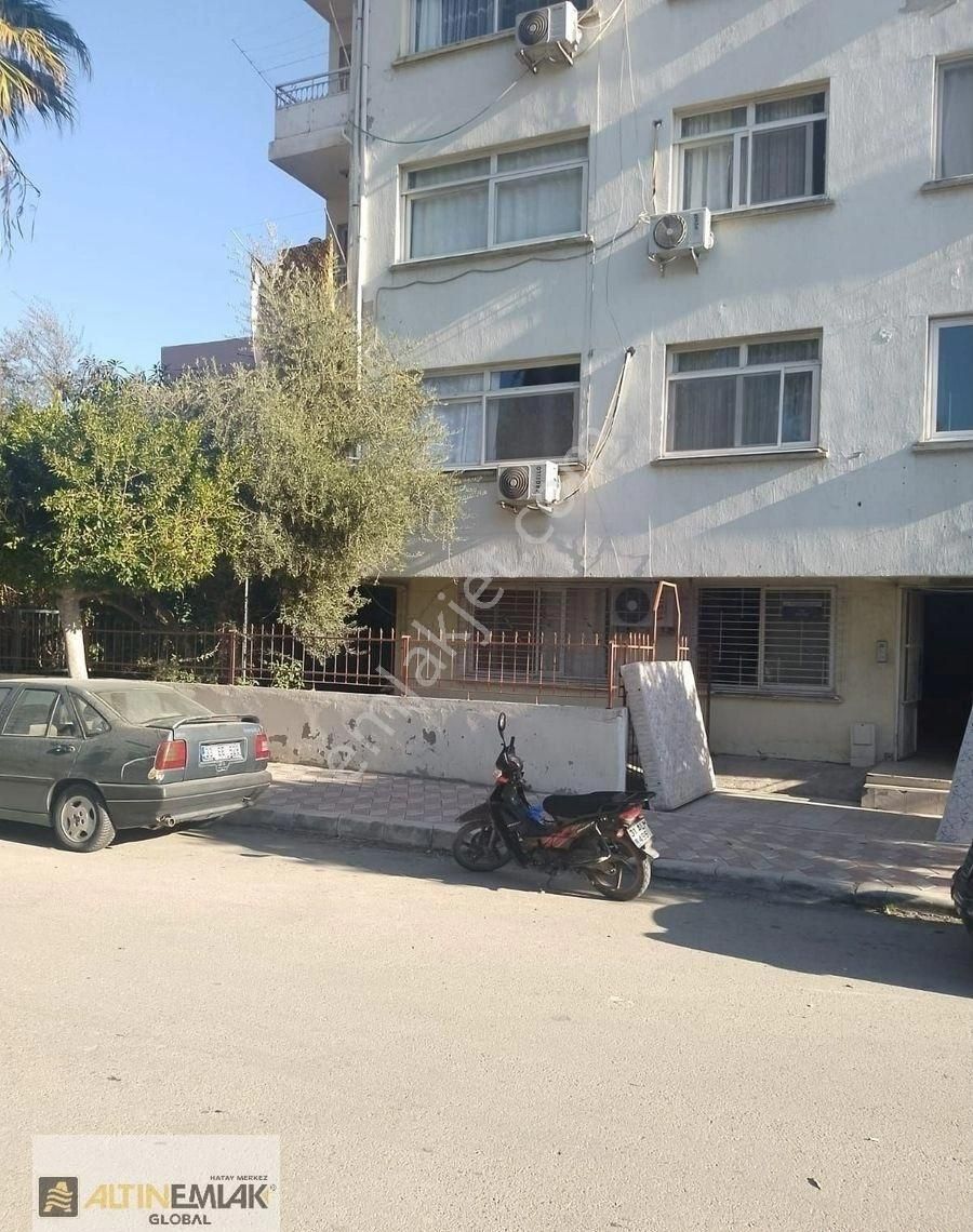 İskenderun Barbaros Satılık Daire Altın Emlaktan Meslek Lisesi Yanında Ara Kat