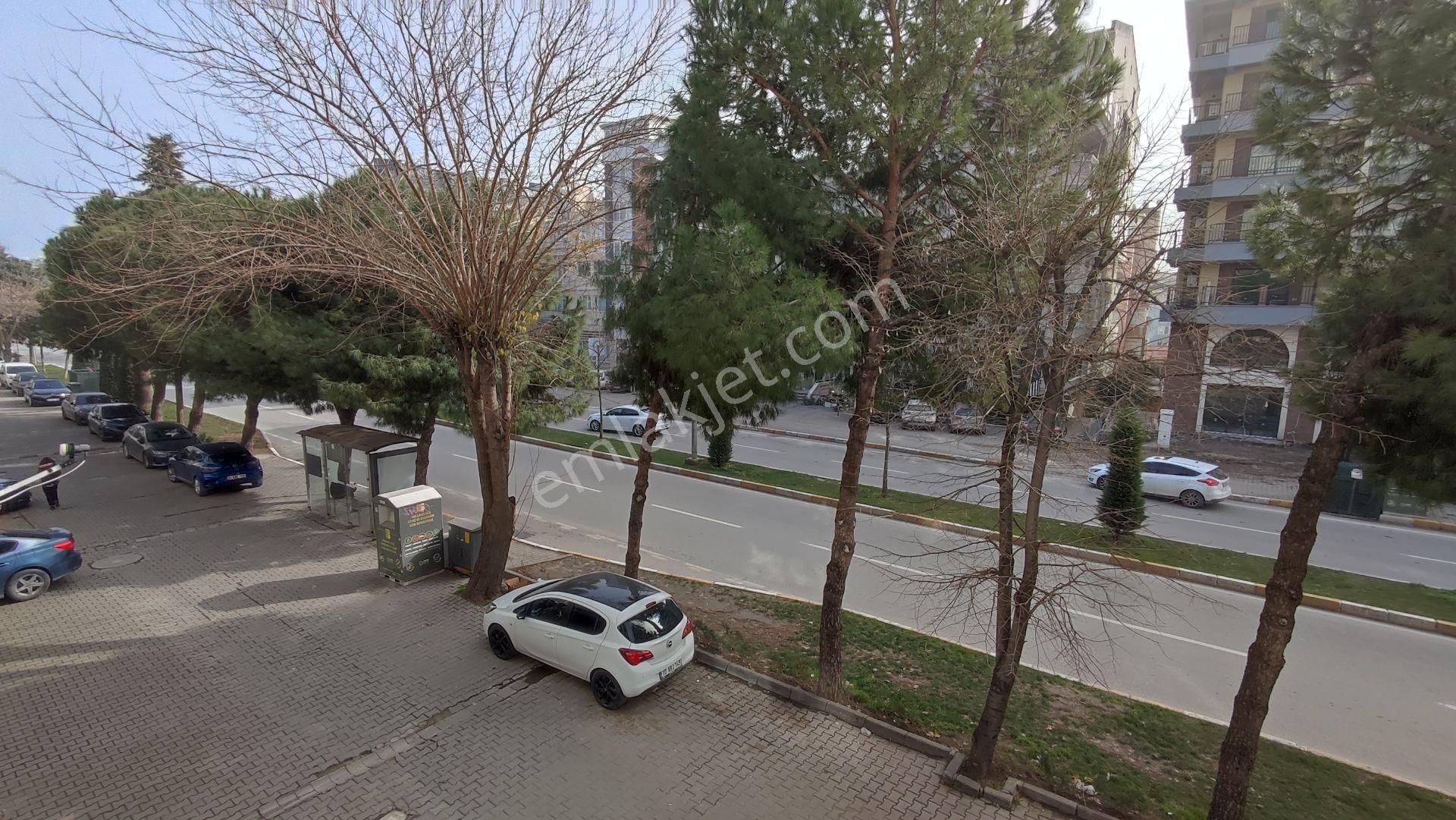 Karesi Atatürk Kiralık Apartman Dairesi Balıkesir Bandırma Caddesi Üstünde 160 M2 İşyeri