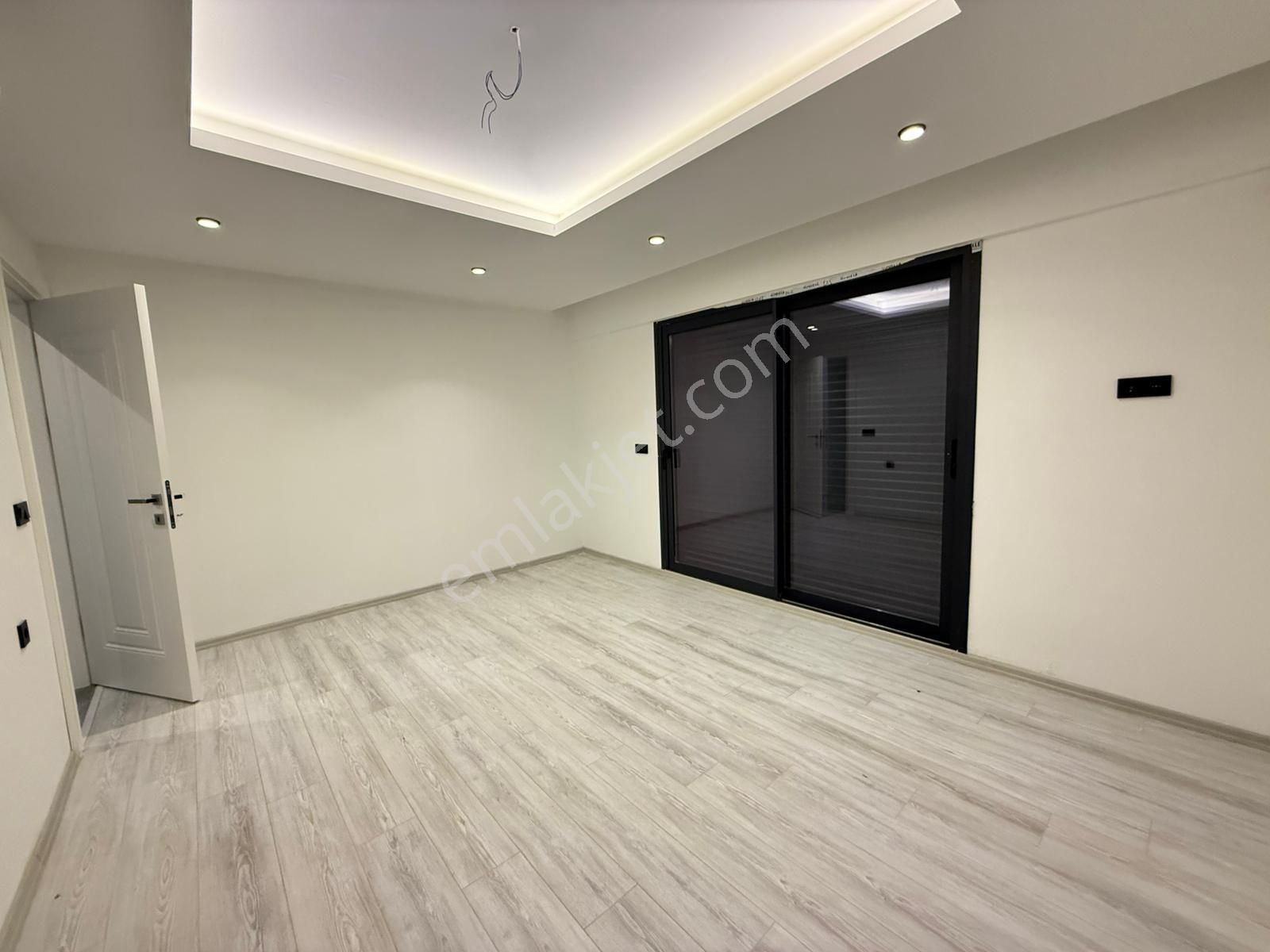 Kuşadası'nın Seçkin Bölgesinde-guvenlıklı-havuzlu-manzaralı-lüx-çatı Dublex Daireler - Görsel 30