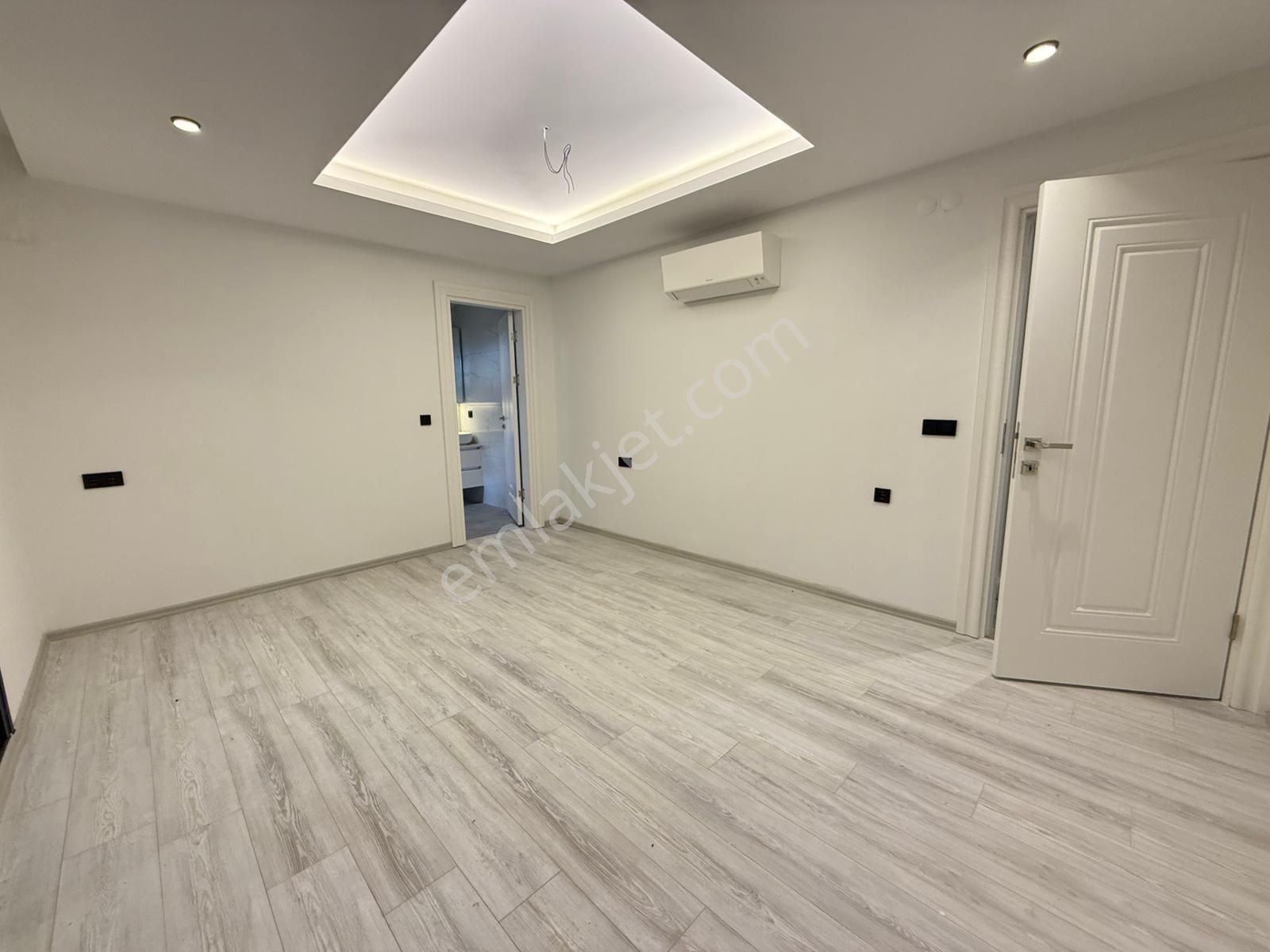Kuşadası'nın Seçkin Bölgesinde-guvenlıklı-havuzlu-manzaralı-lüx-çatı Dublex Daireler - Görsel 28