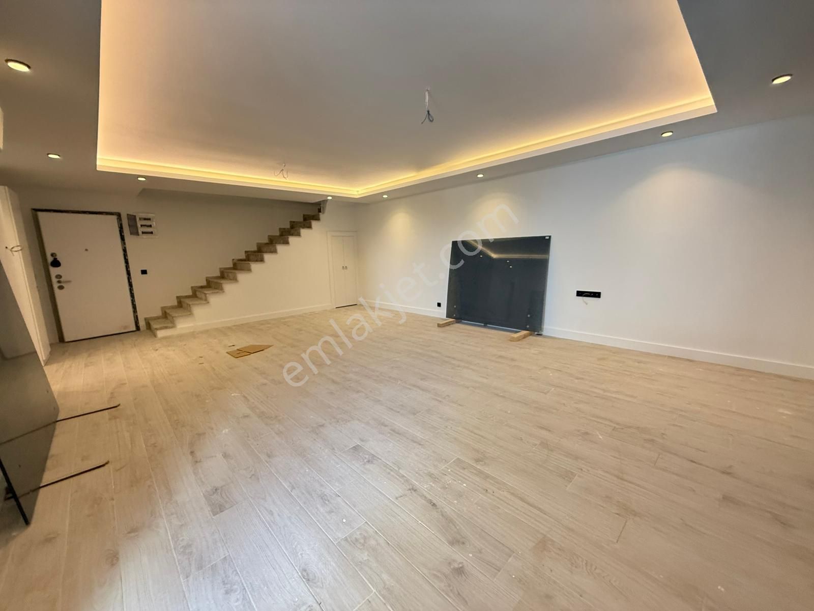 Kuşadası'nın Seçkin Bölgesinde-guvenlıklı-havuzlu-manzaralı-lüx-çatı Dublex Daireler - Görsel 12