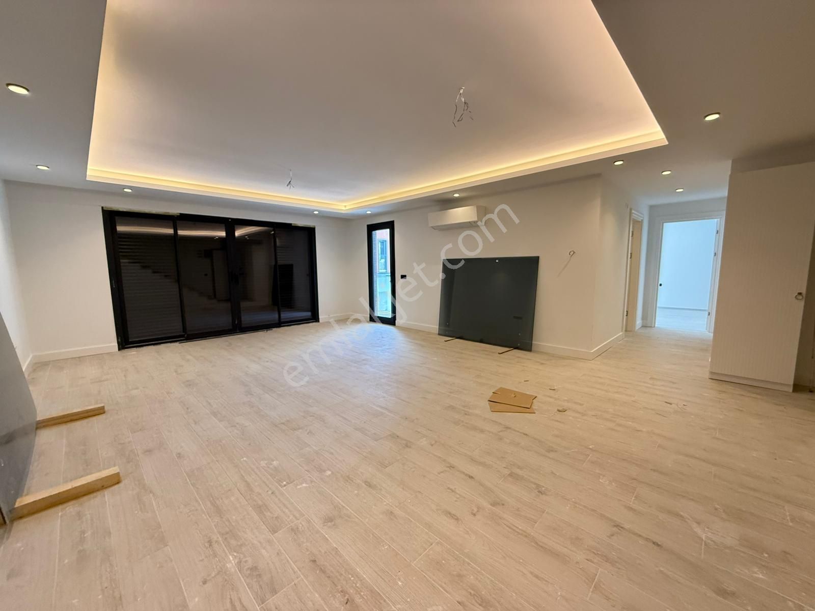 Kuşadası'nın Seçkin Bölgesinde-guvenlıklı-havuzlu-manzaralı-lüx-çatı Dublex Daireler - Görsel 11