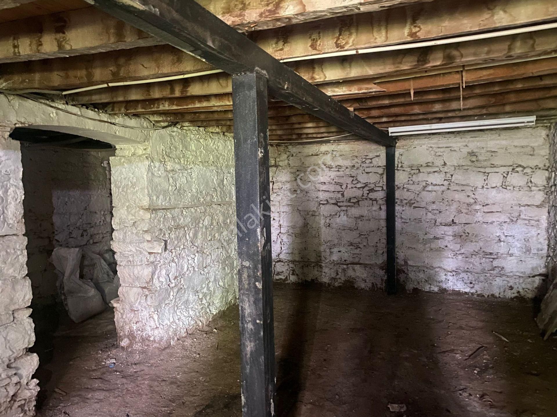 Bir Bodrum Hayali, Satılık Bahçeli Taş Ev - Görsel 17